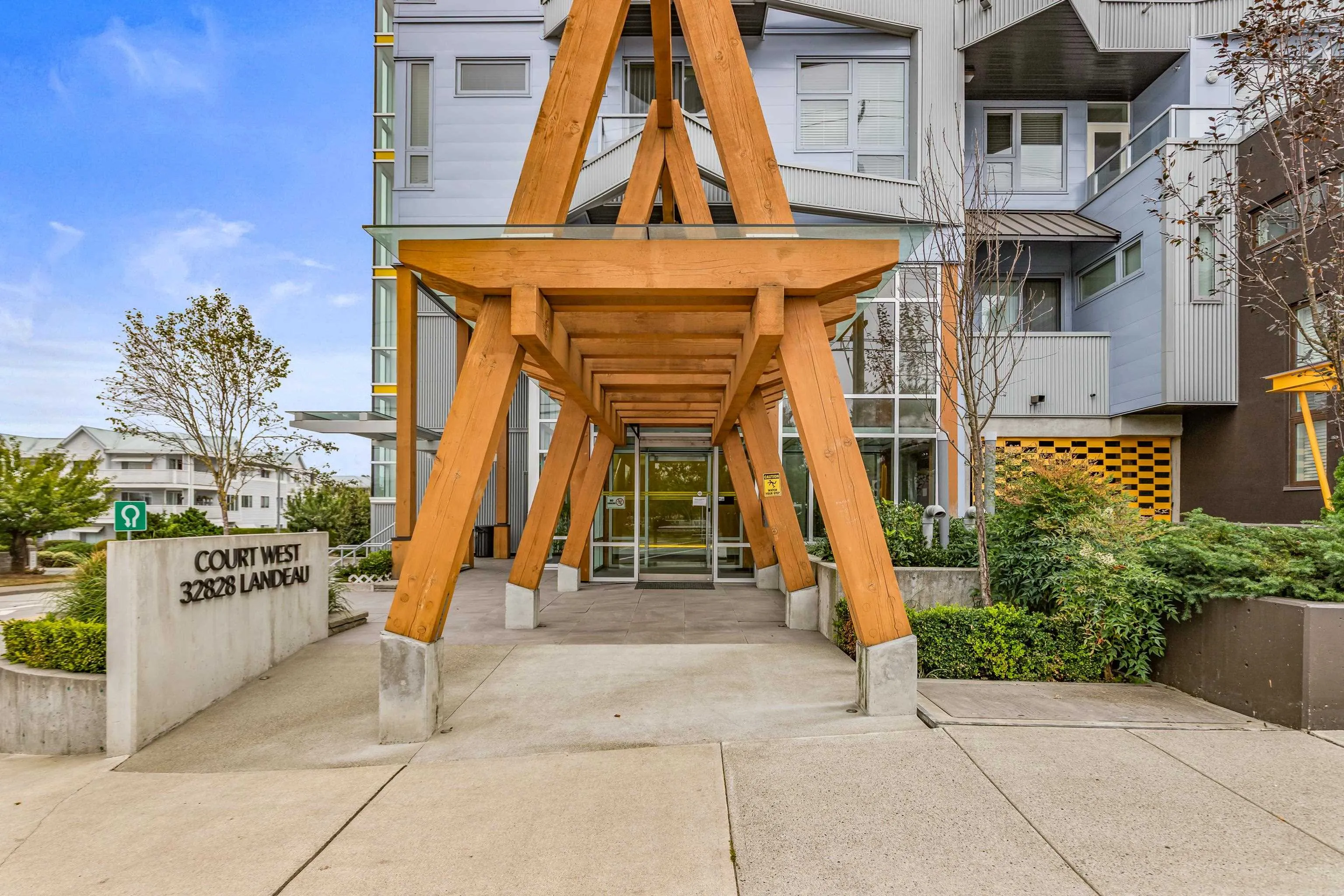 401 32828 Landeau Place