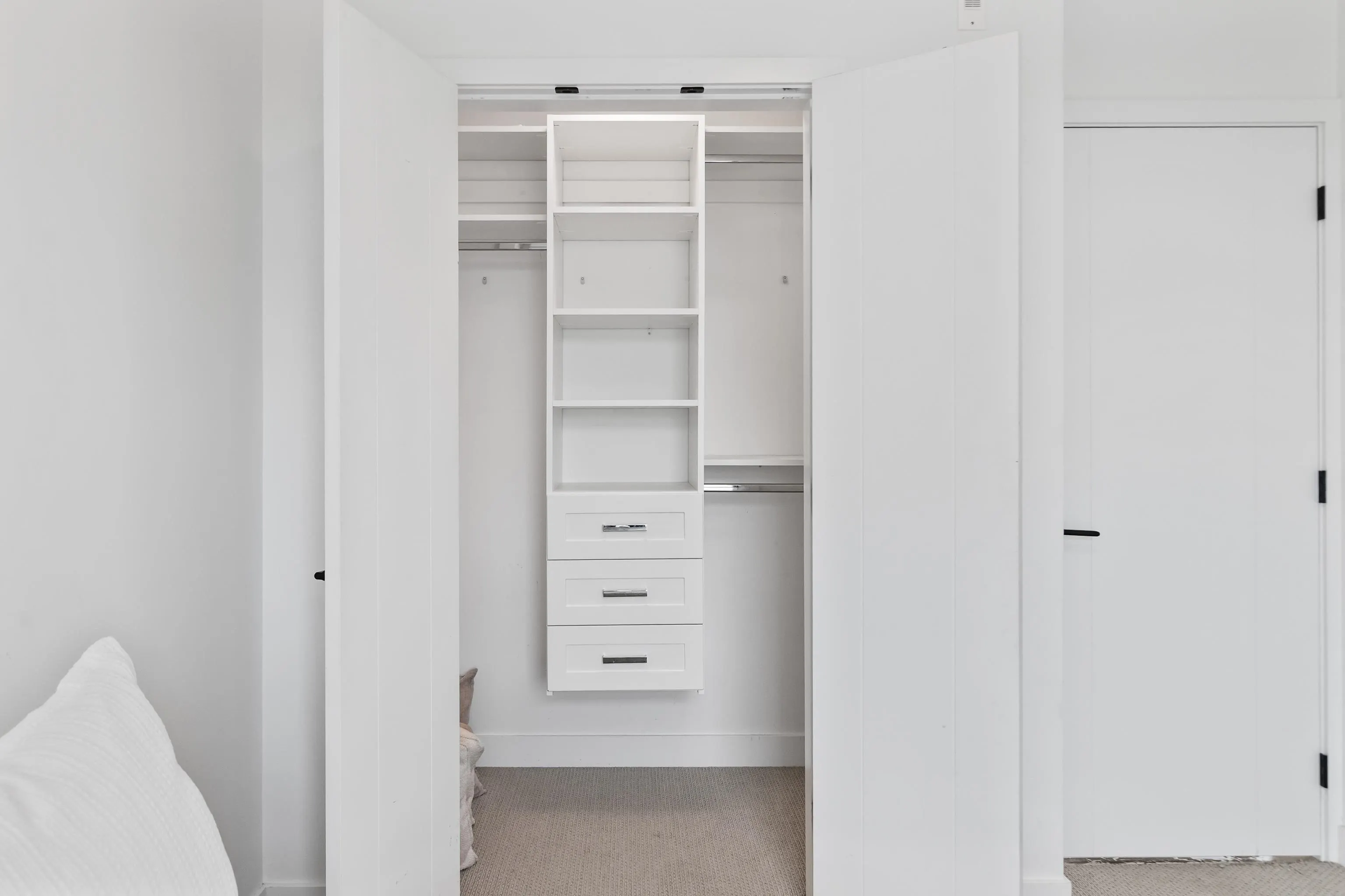 401 32828 Landeau Place