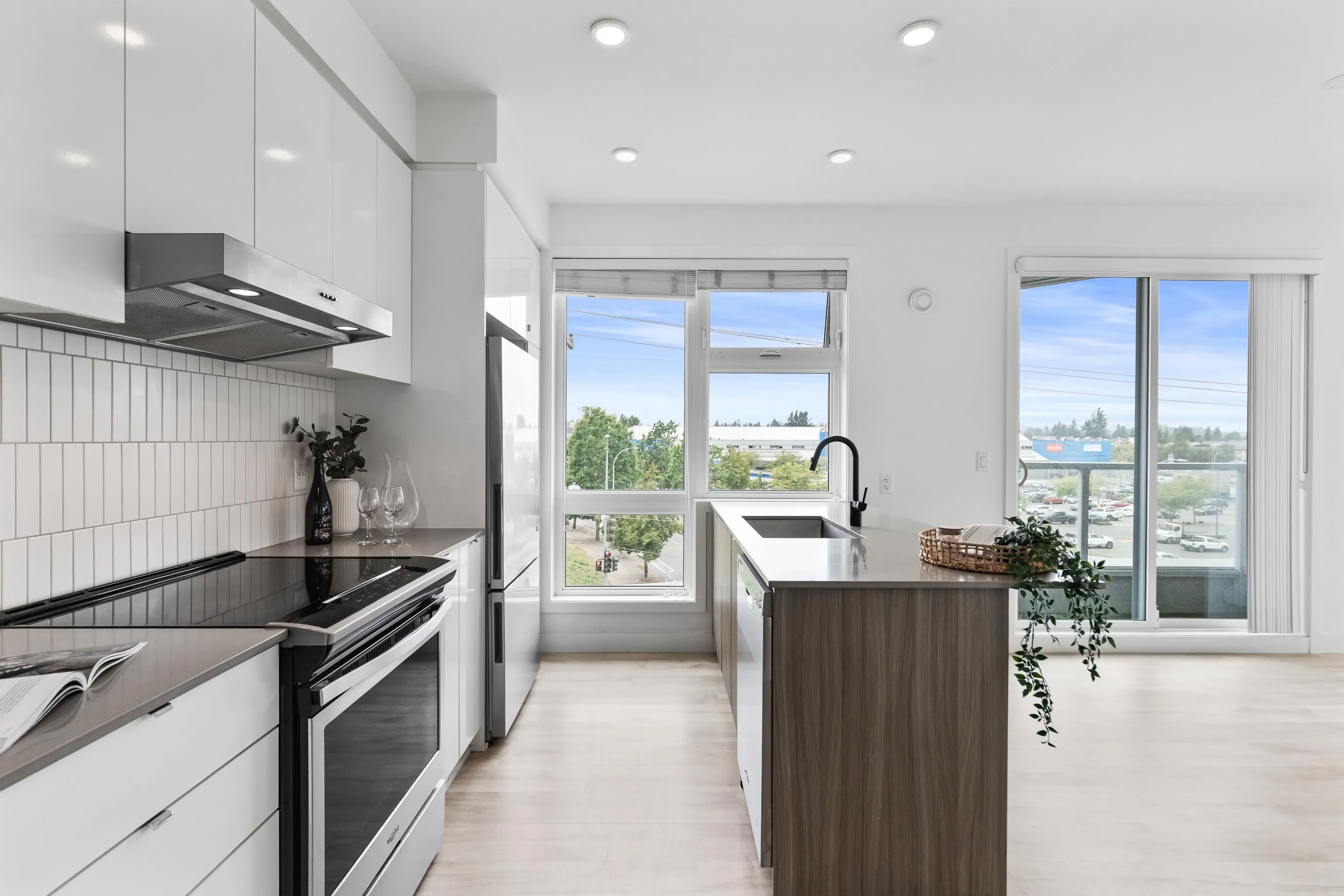 401 32828 Landeau Place