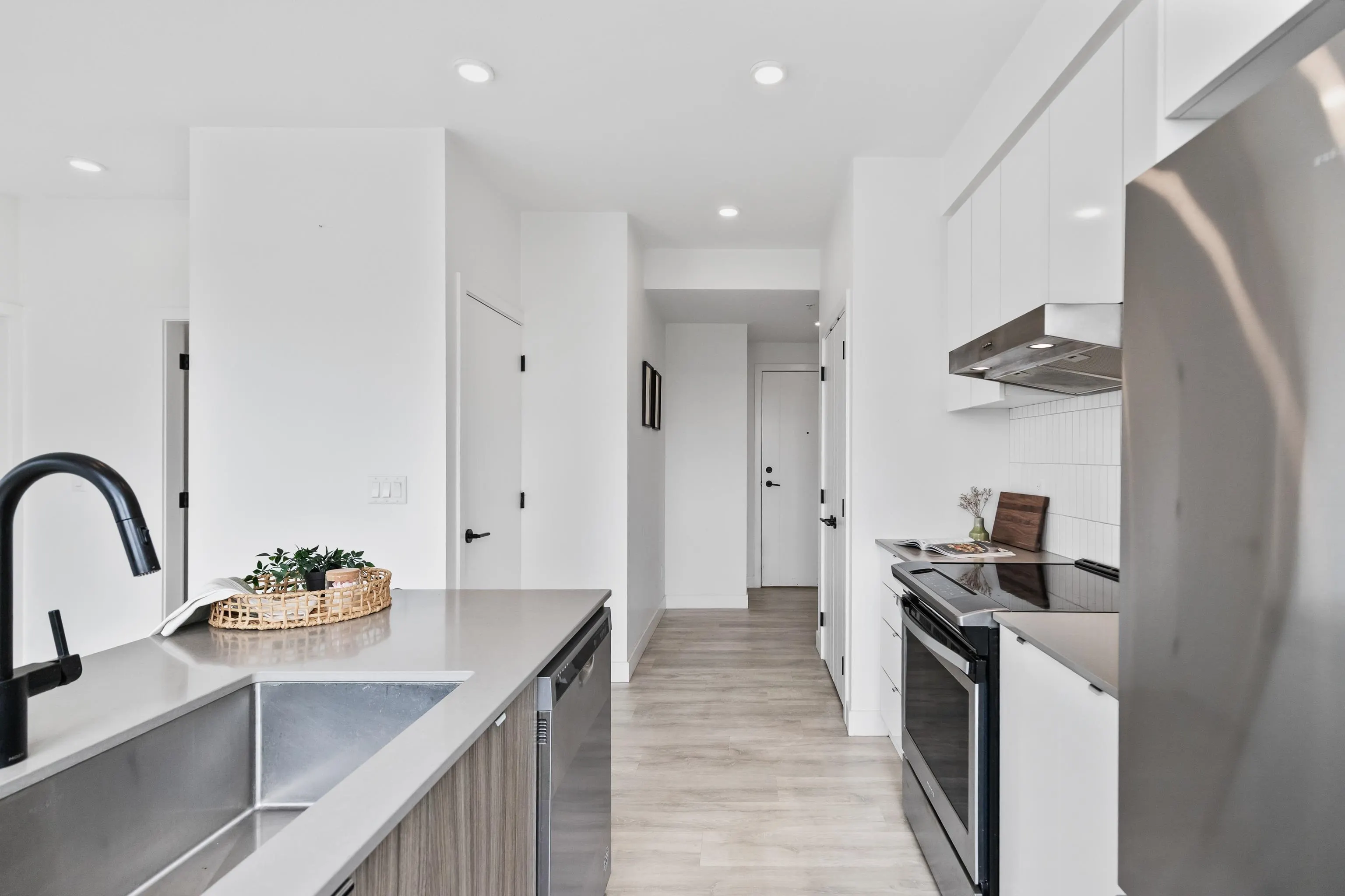 401 32828 Landeau Place