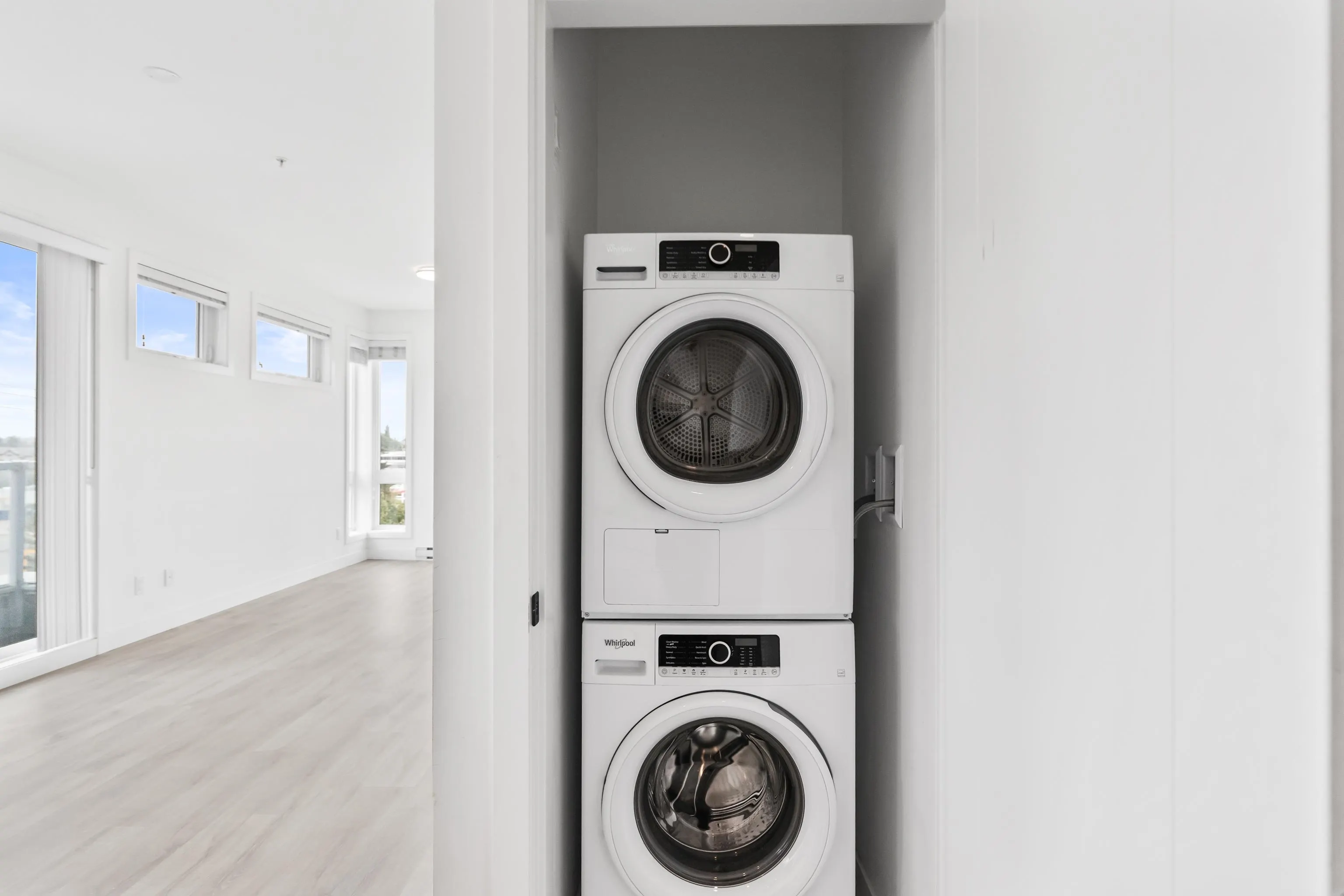 401 32828 Landeau Place