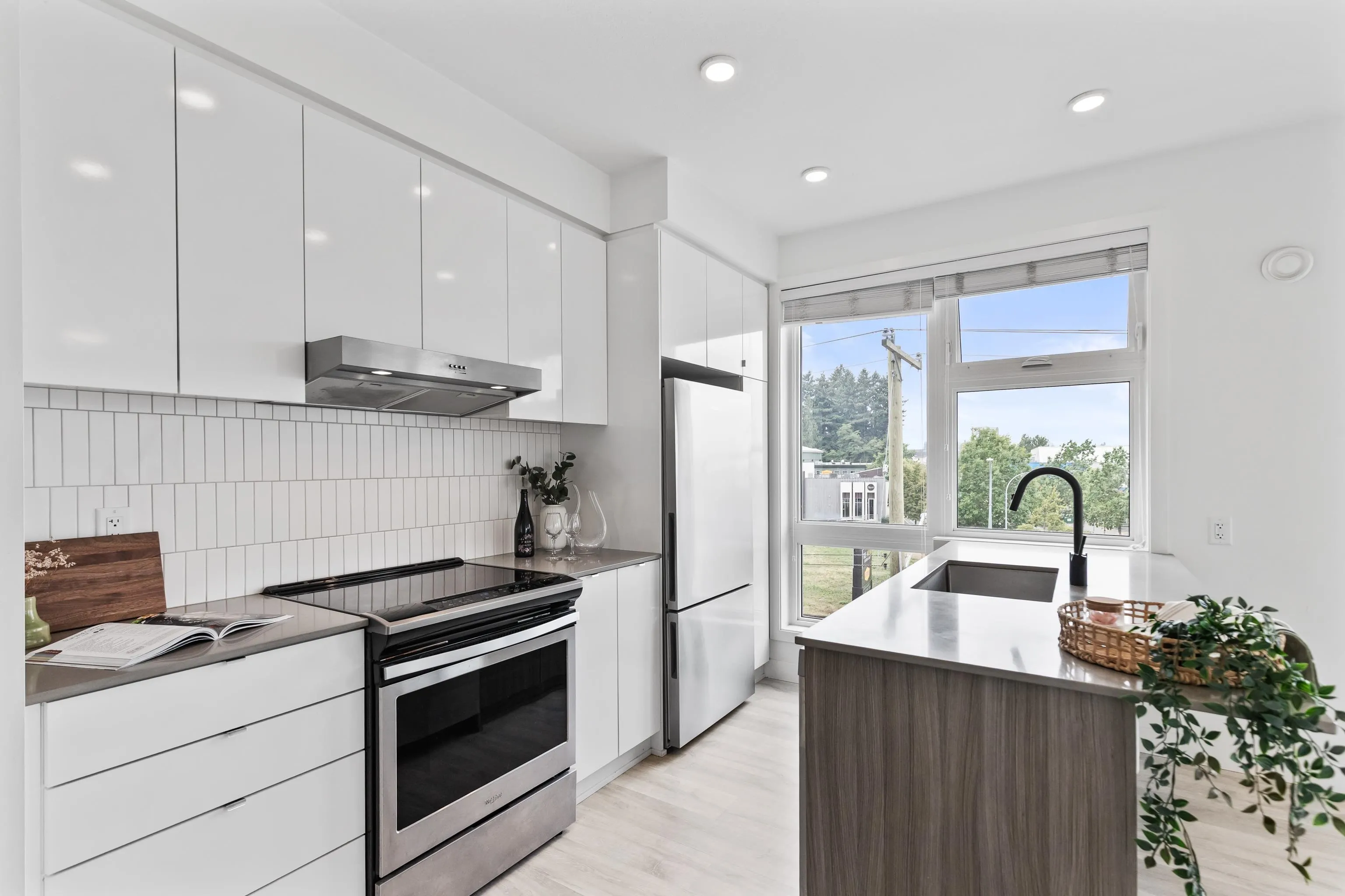 401 32828 Landeau Place