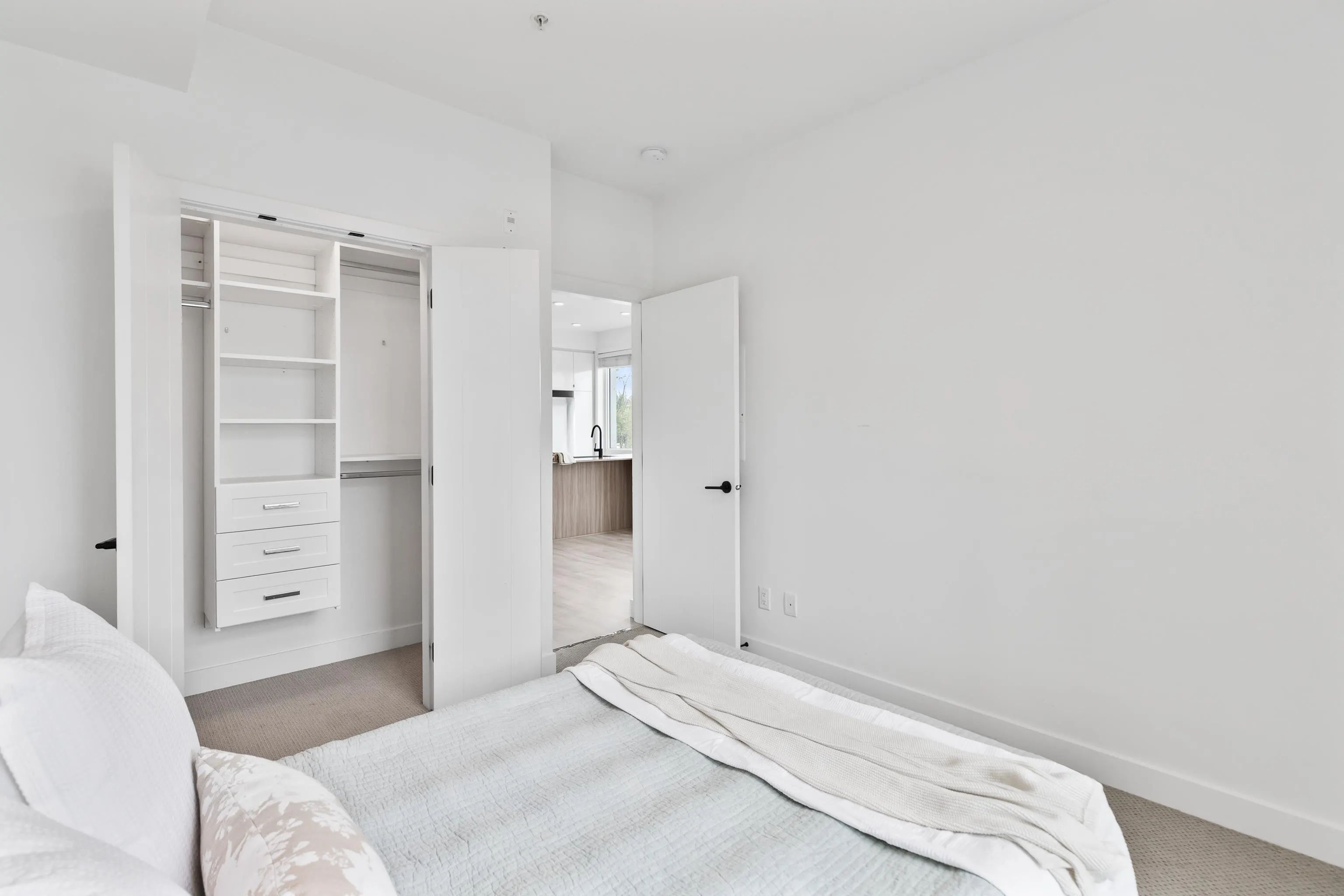 401 32828 Landeau Place