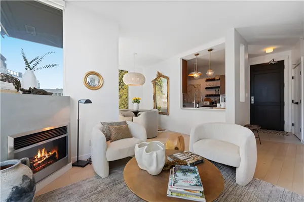 2704 1189 Melville Street