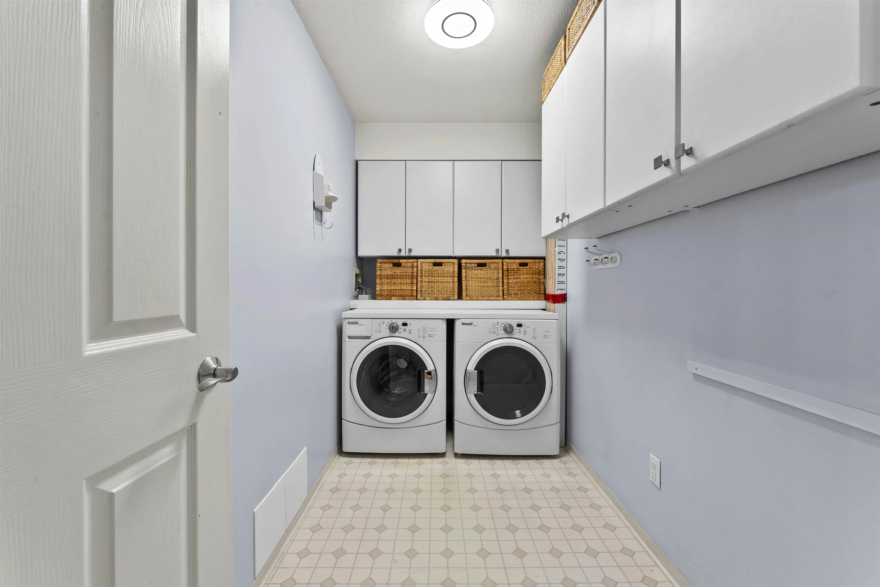 A203 1258 Hunter Road