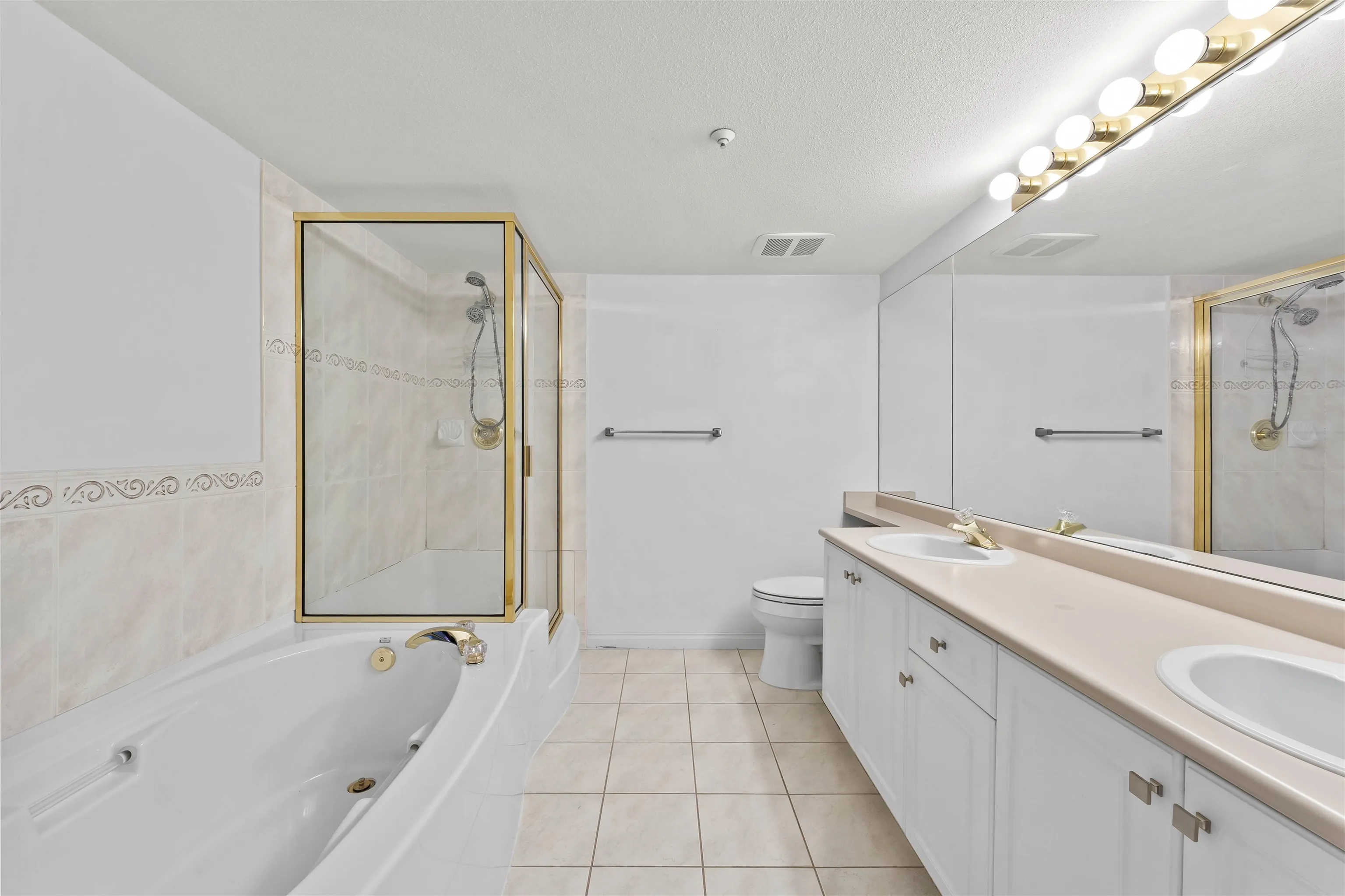 A203 1258 Hunter Road