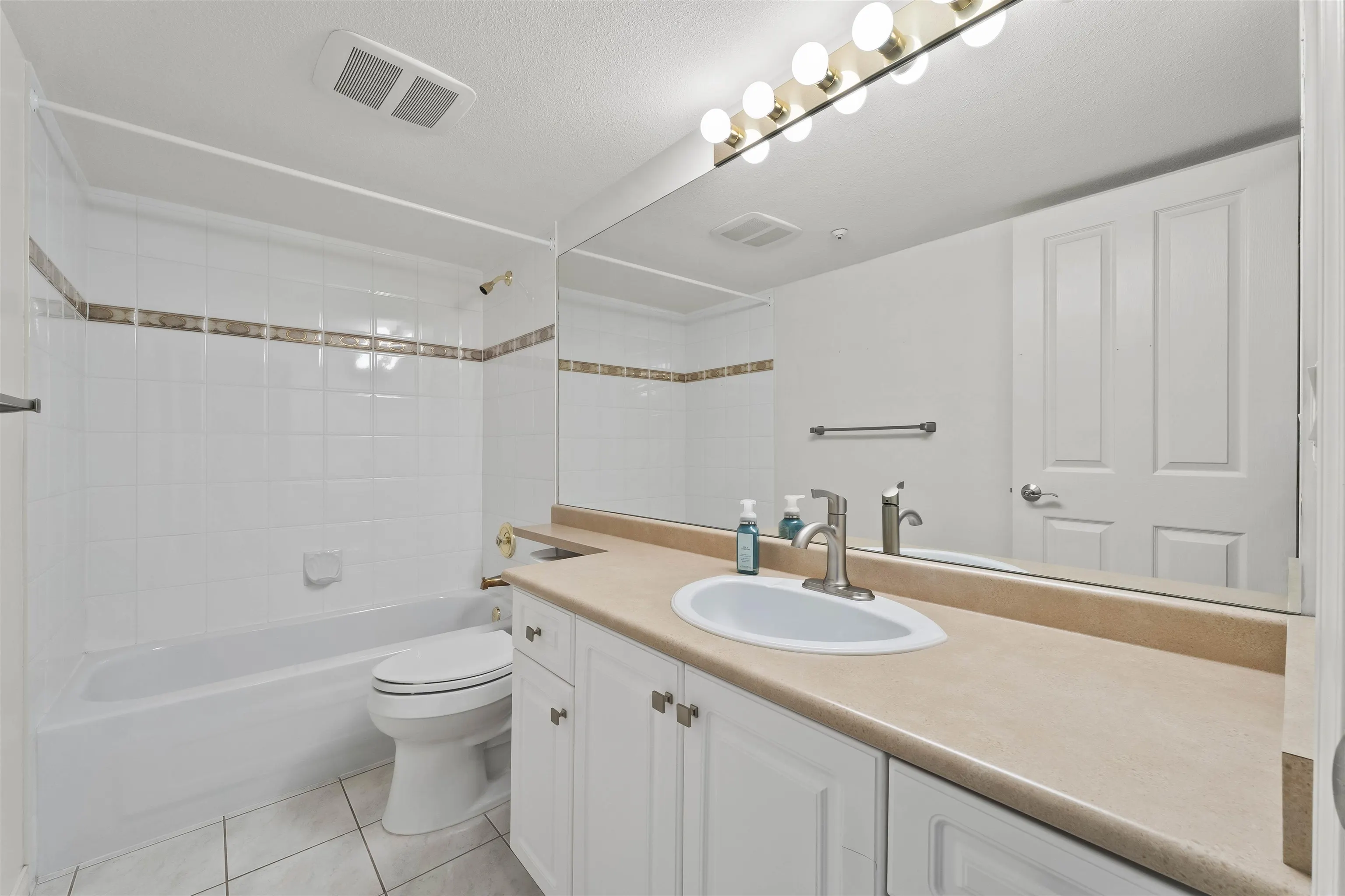 A203 1258 Hunter Road