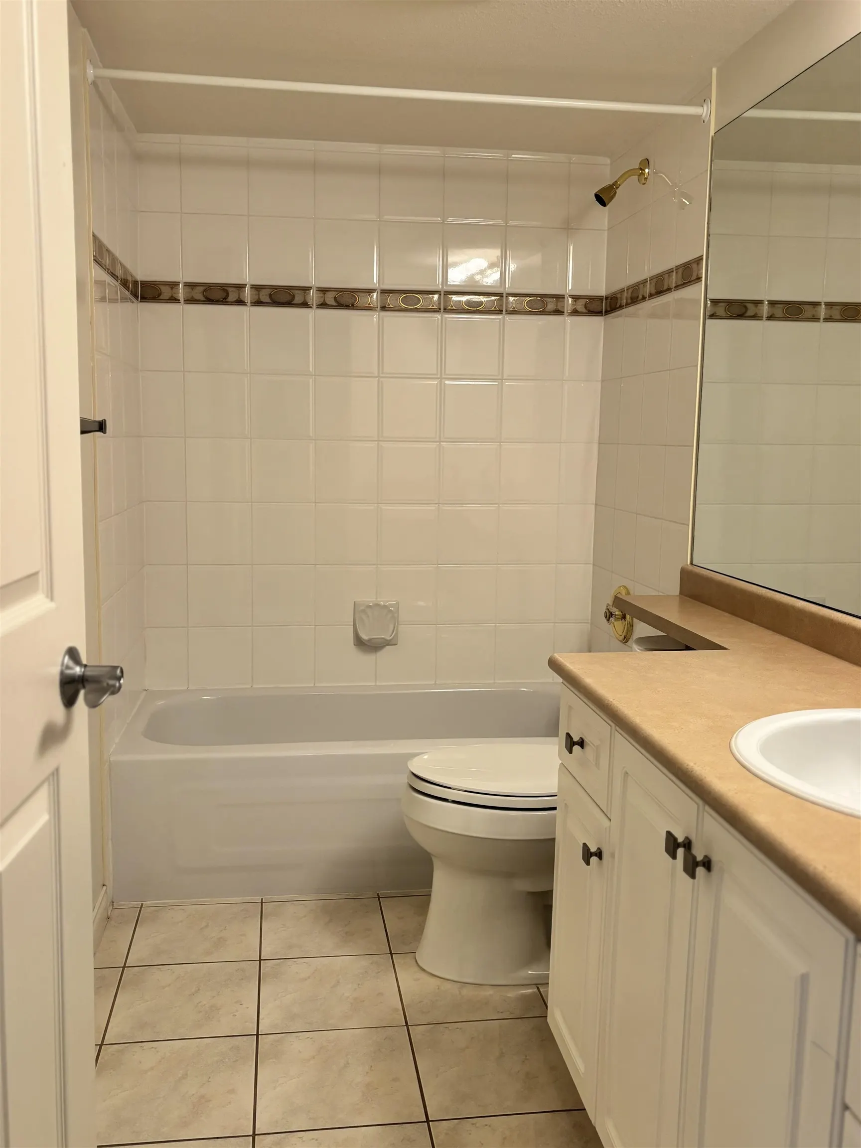 A203 1258 Hunter Road