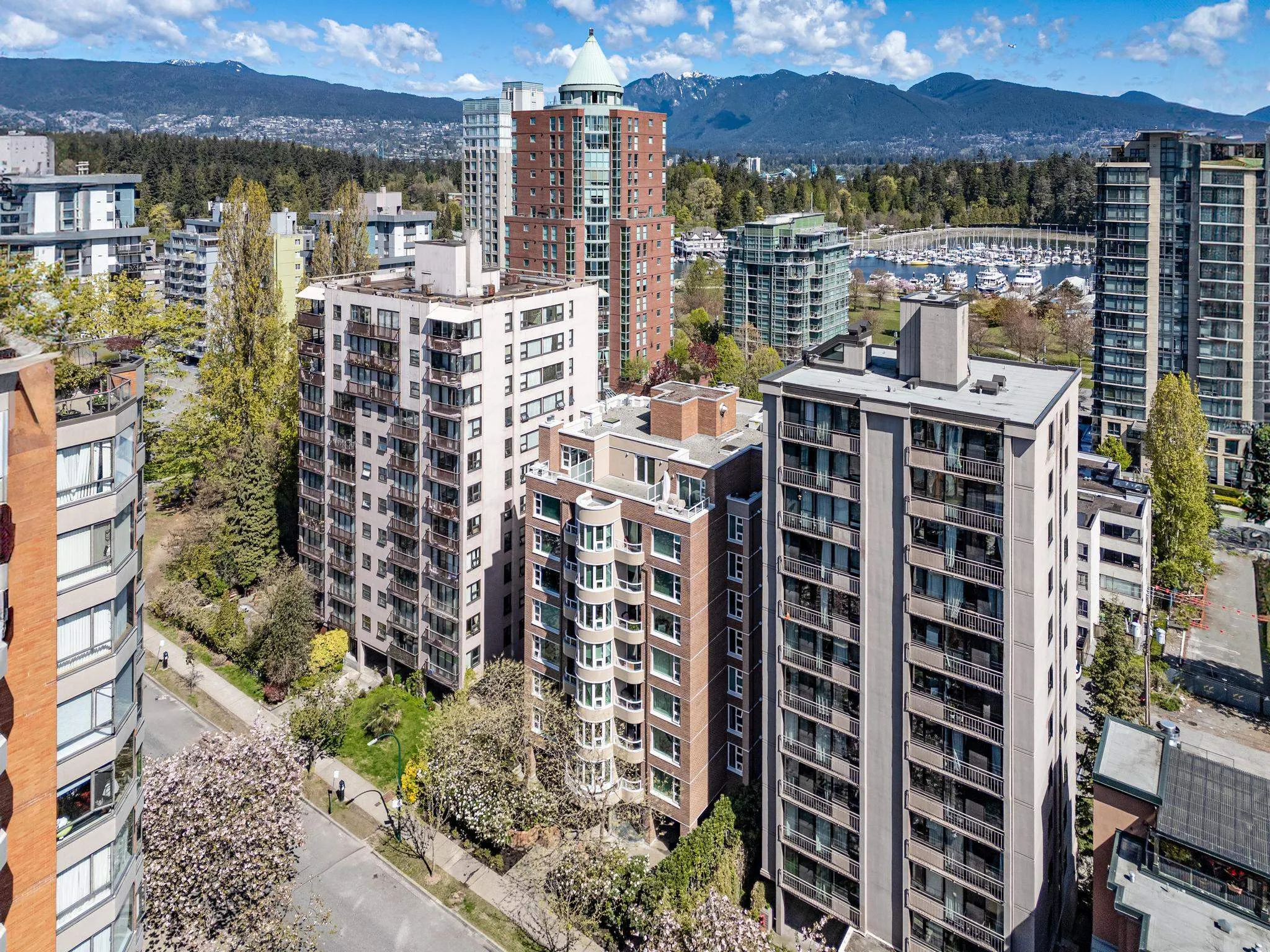 203 1845 Robson Street