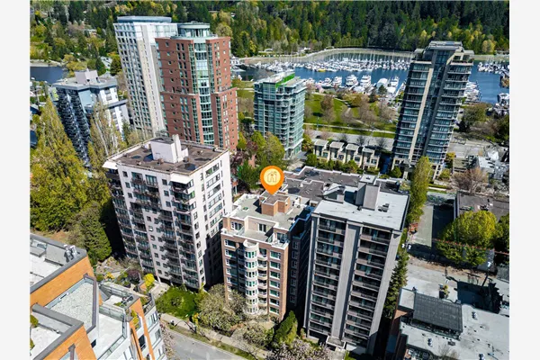 203 1845 Robson Street