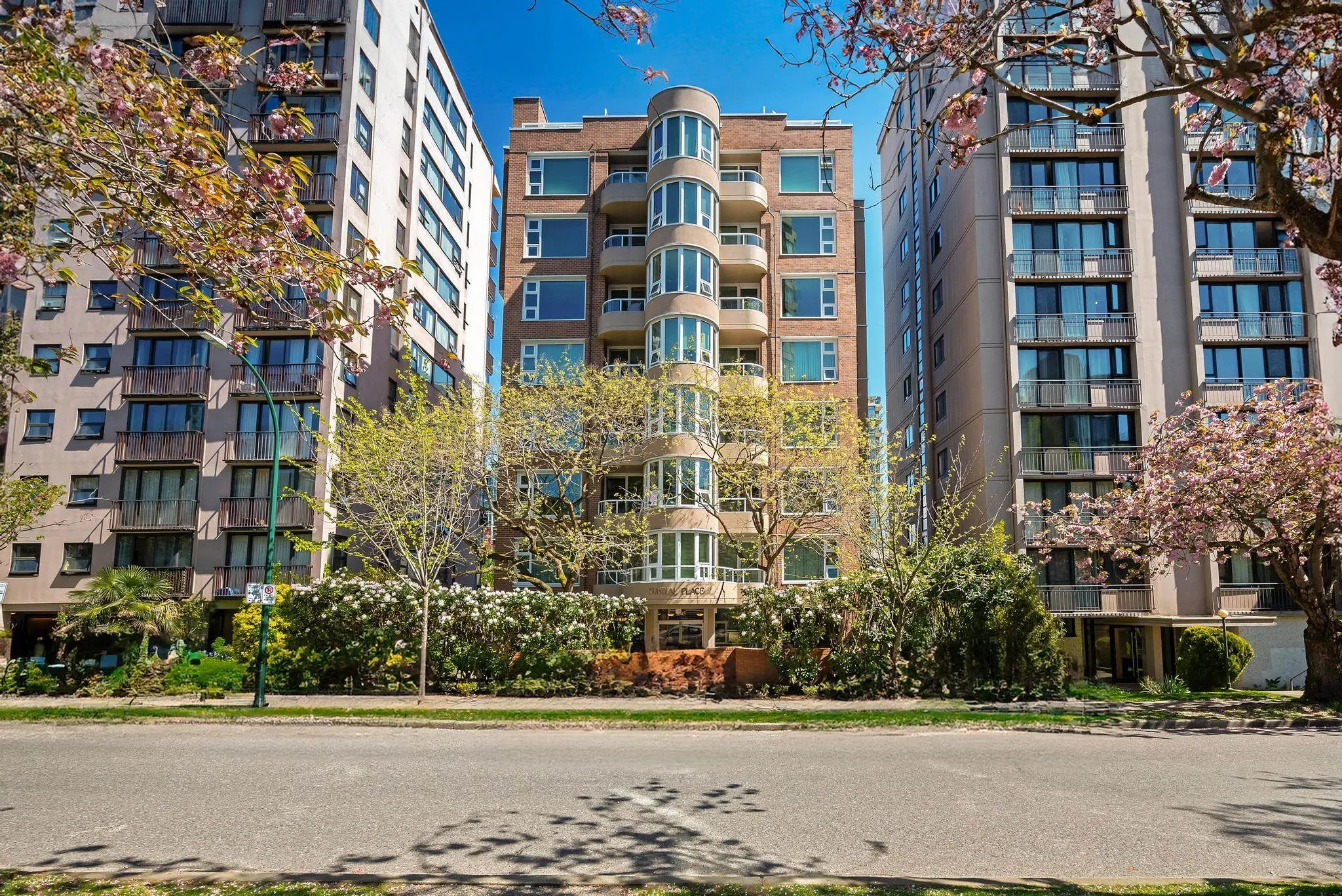 203 1845 Robson Street