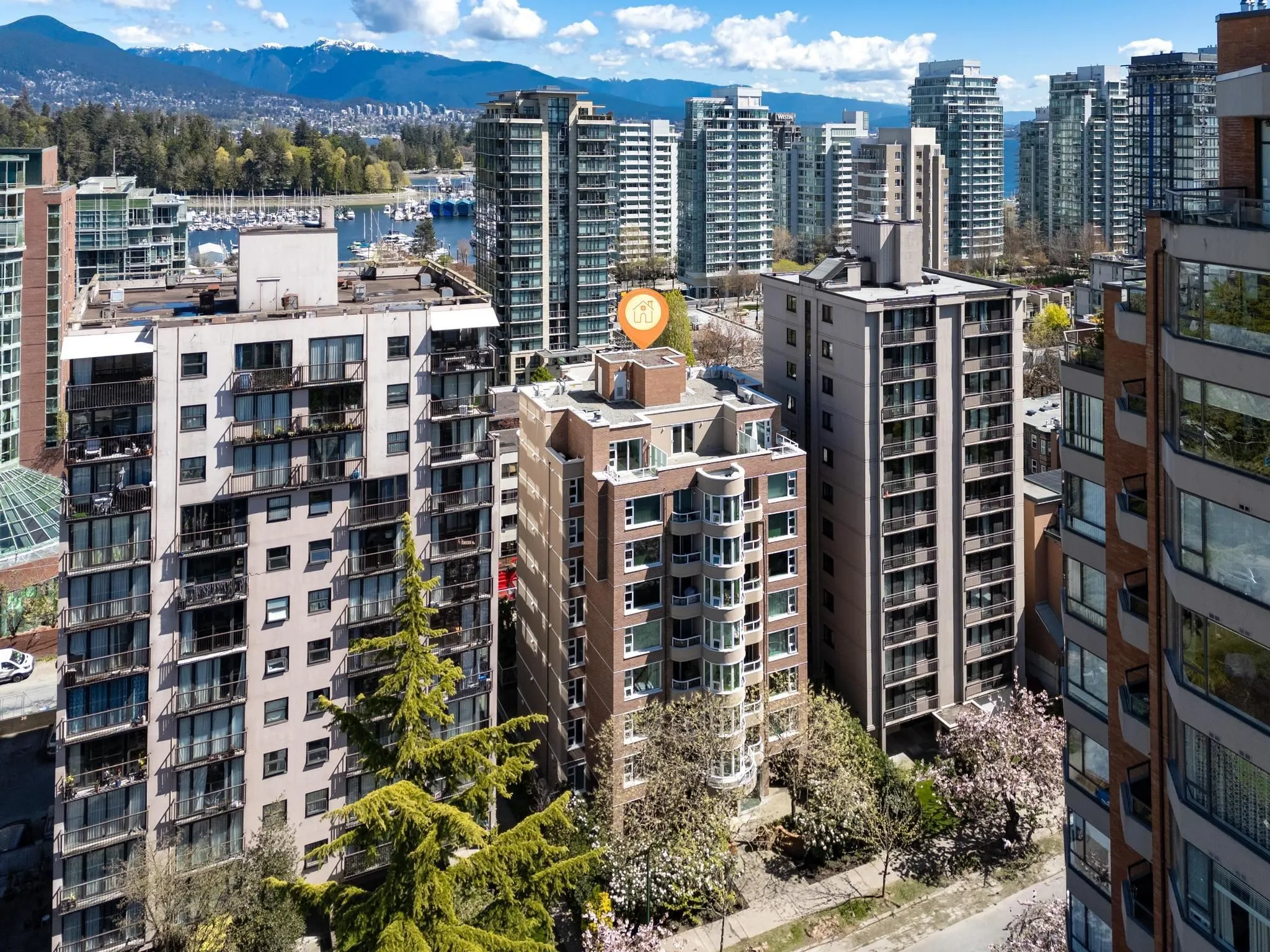 203 1845 Robson Street