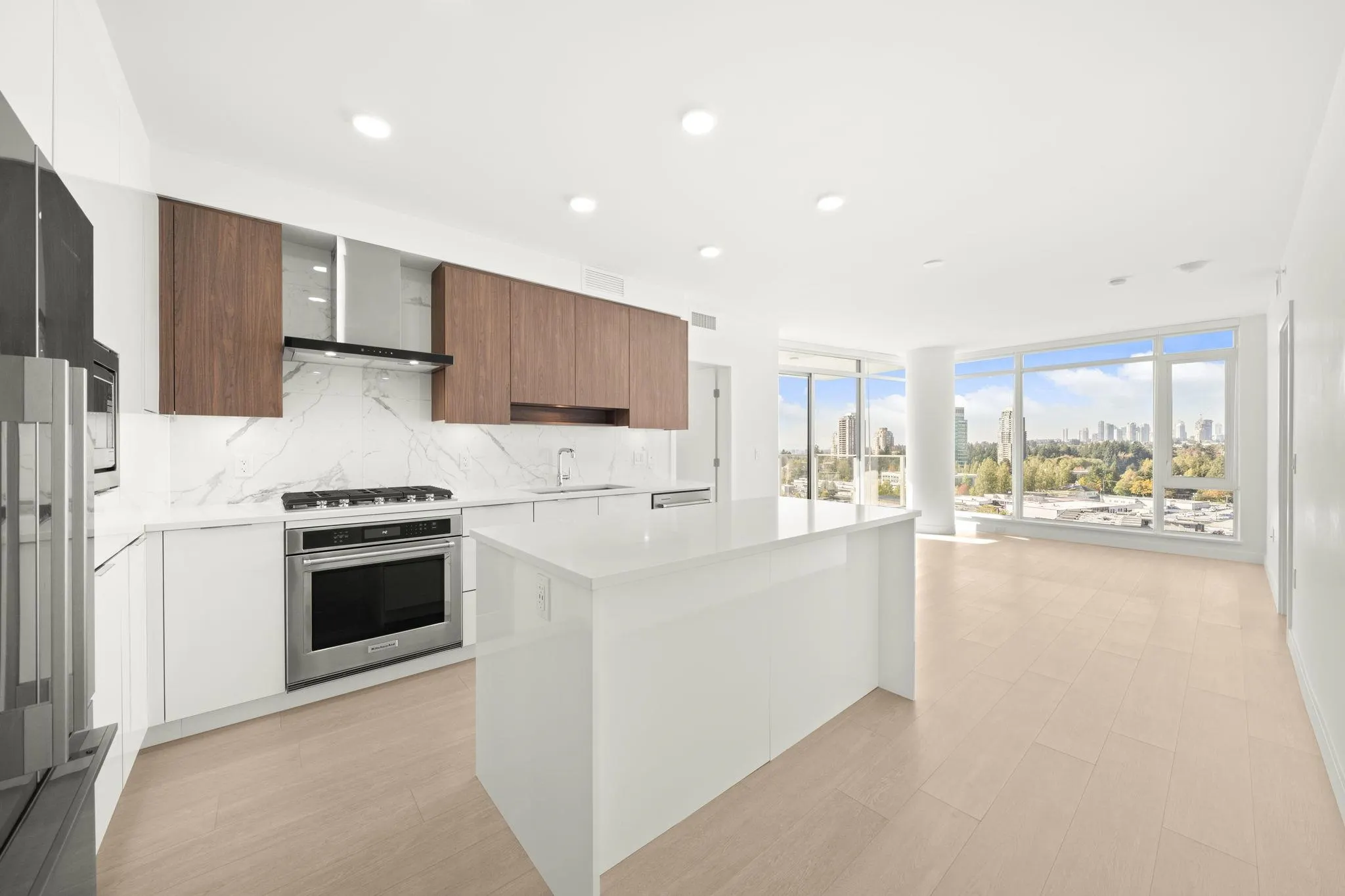 1601 7683 Park Crescent