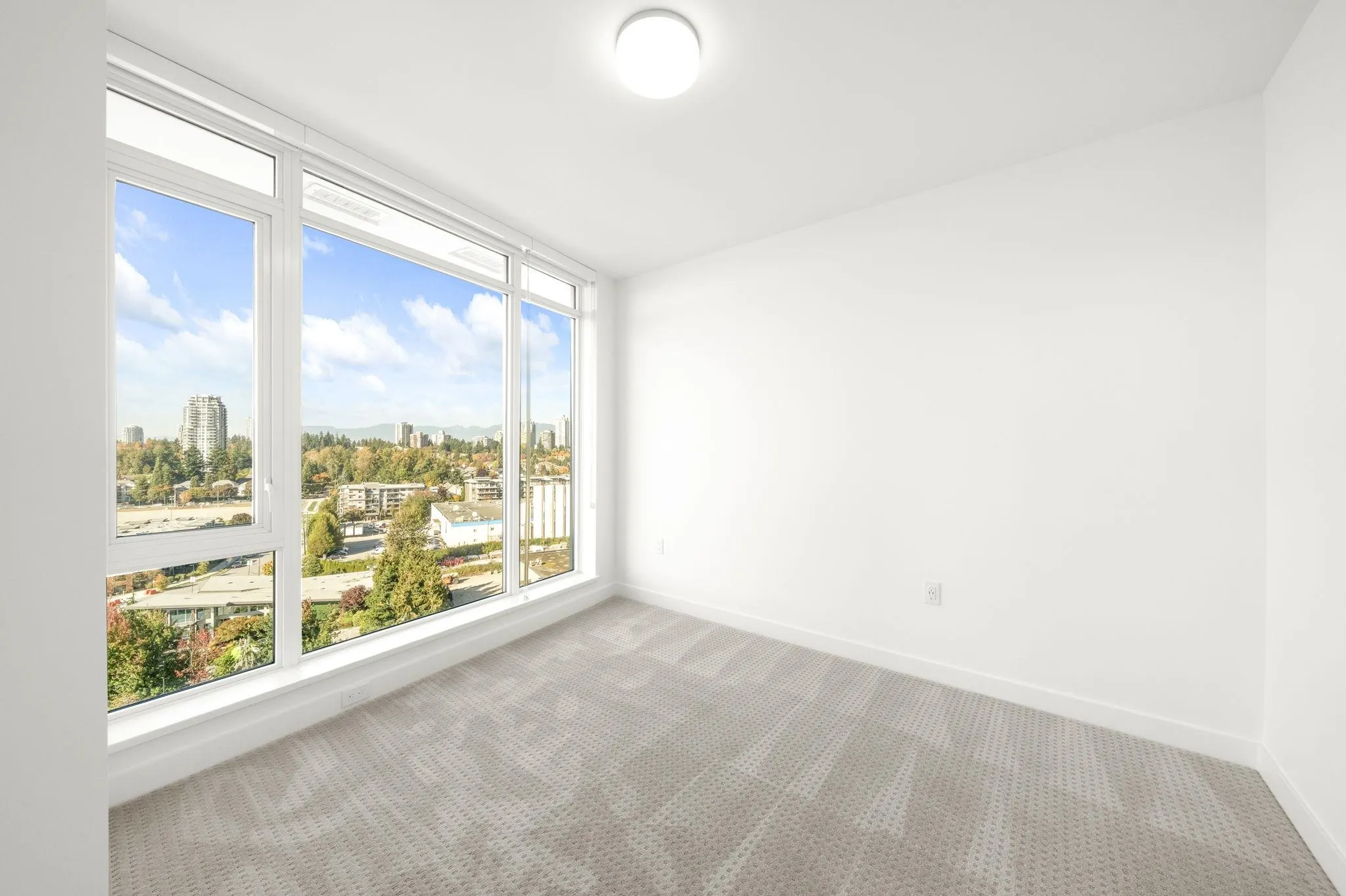 1601 7683 Park Crescent