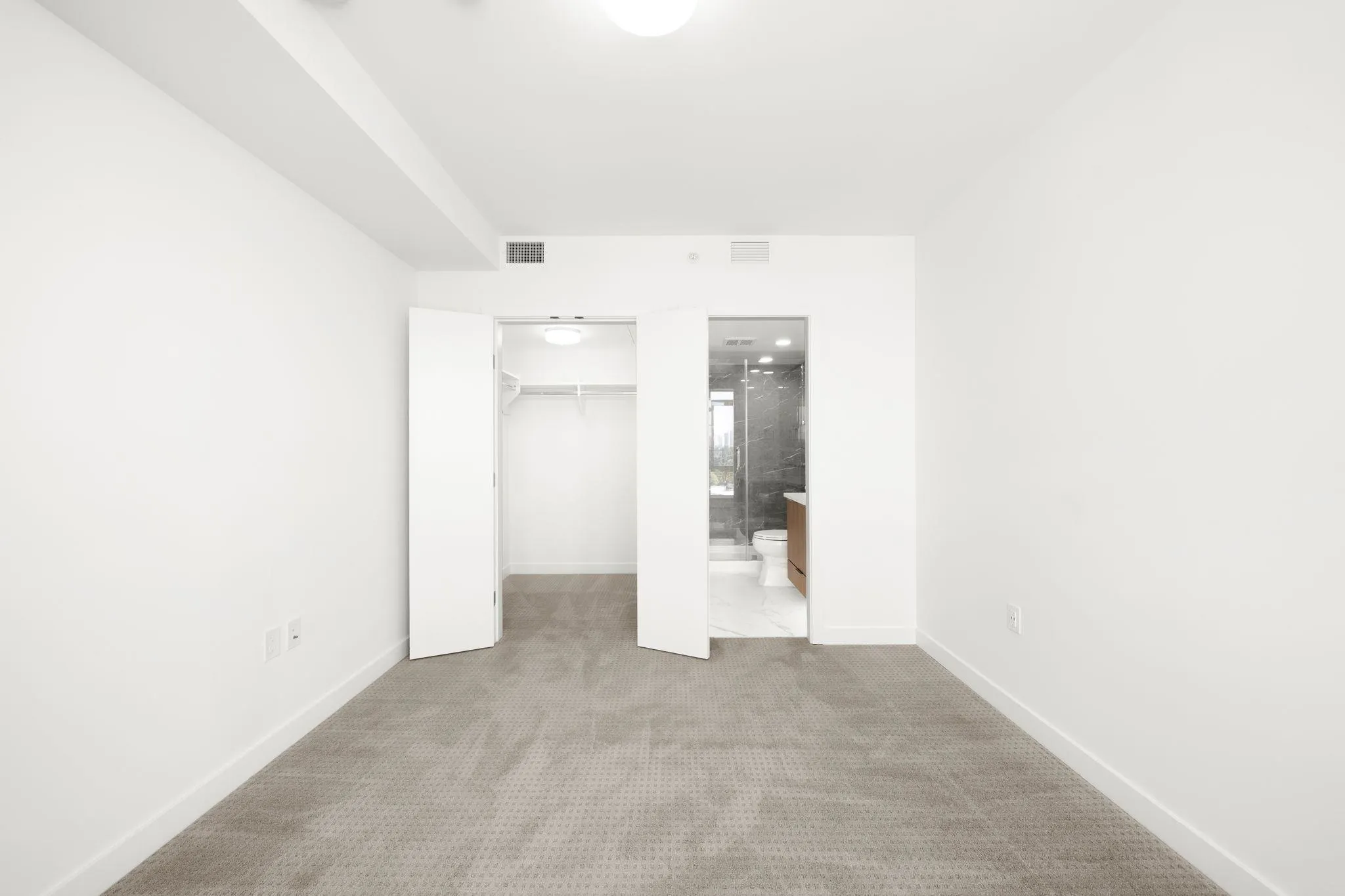 1601 7683 Park Crescent