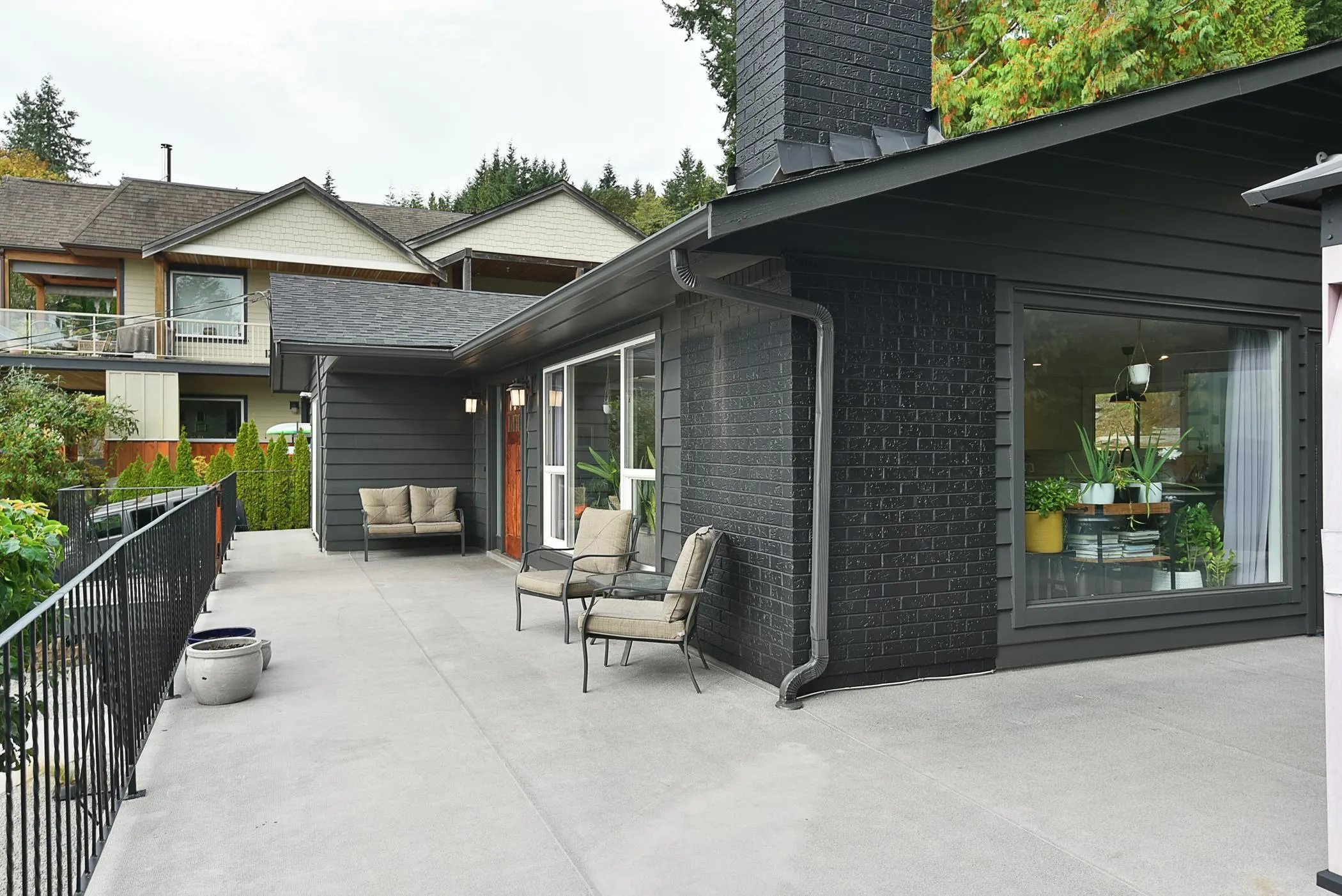 482 Elphinstone Avenue