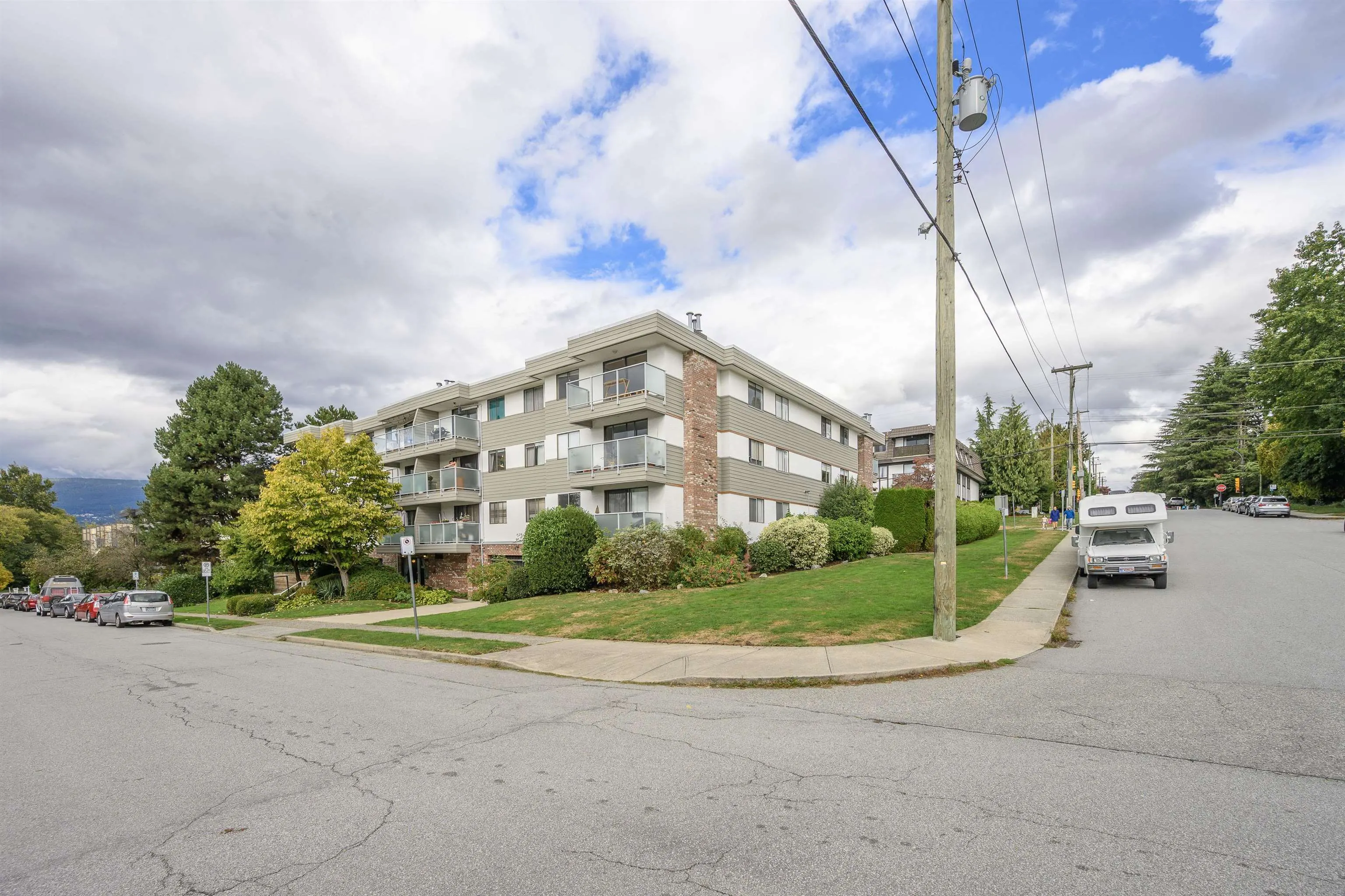 105 308 W 2nd Street