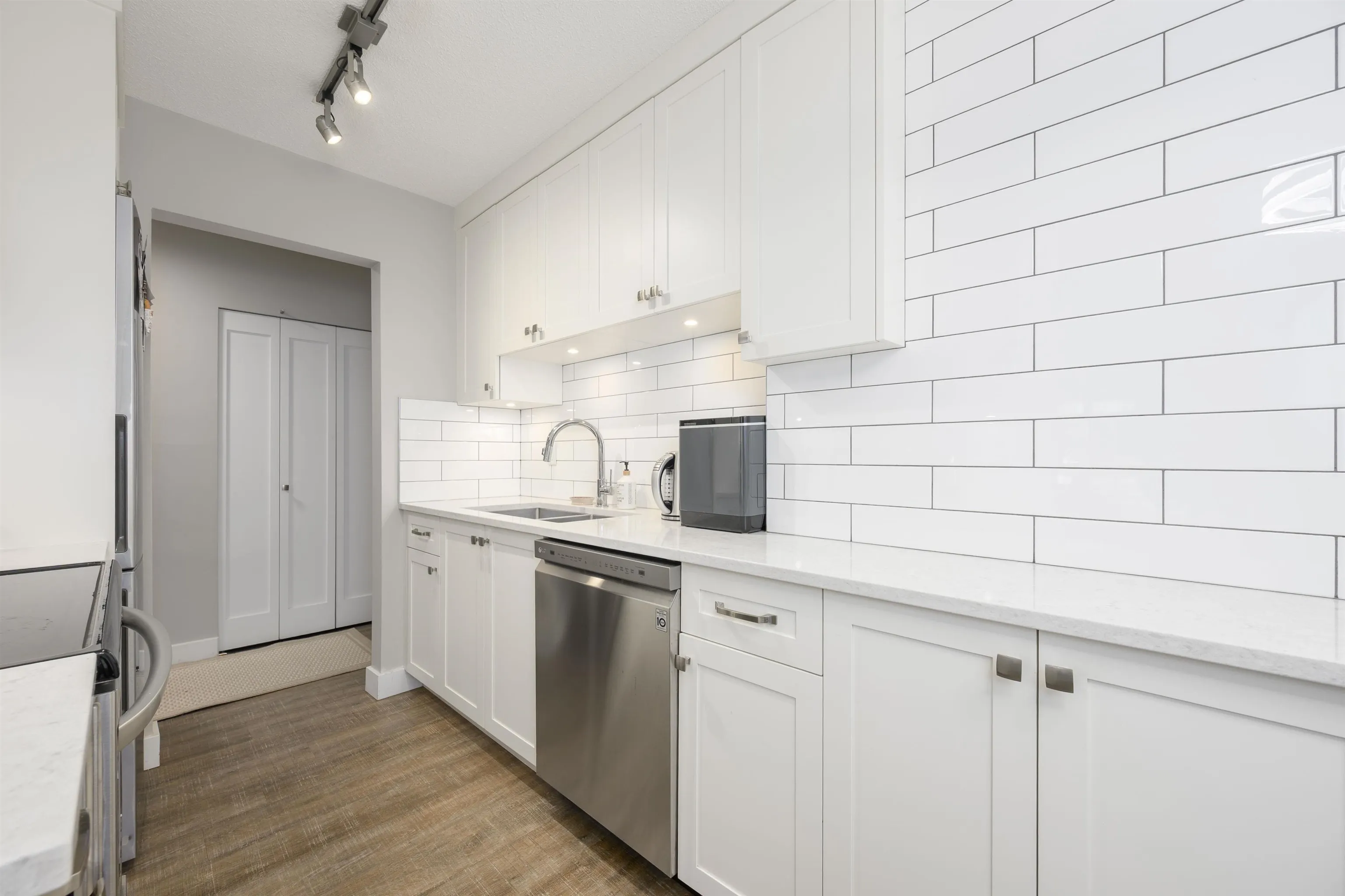 105 308 W 2nd Street