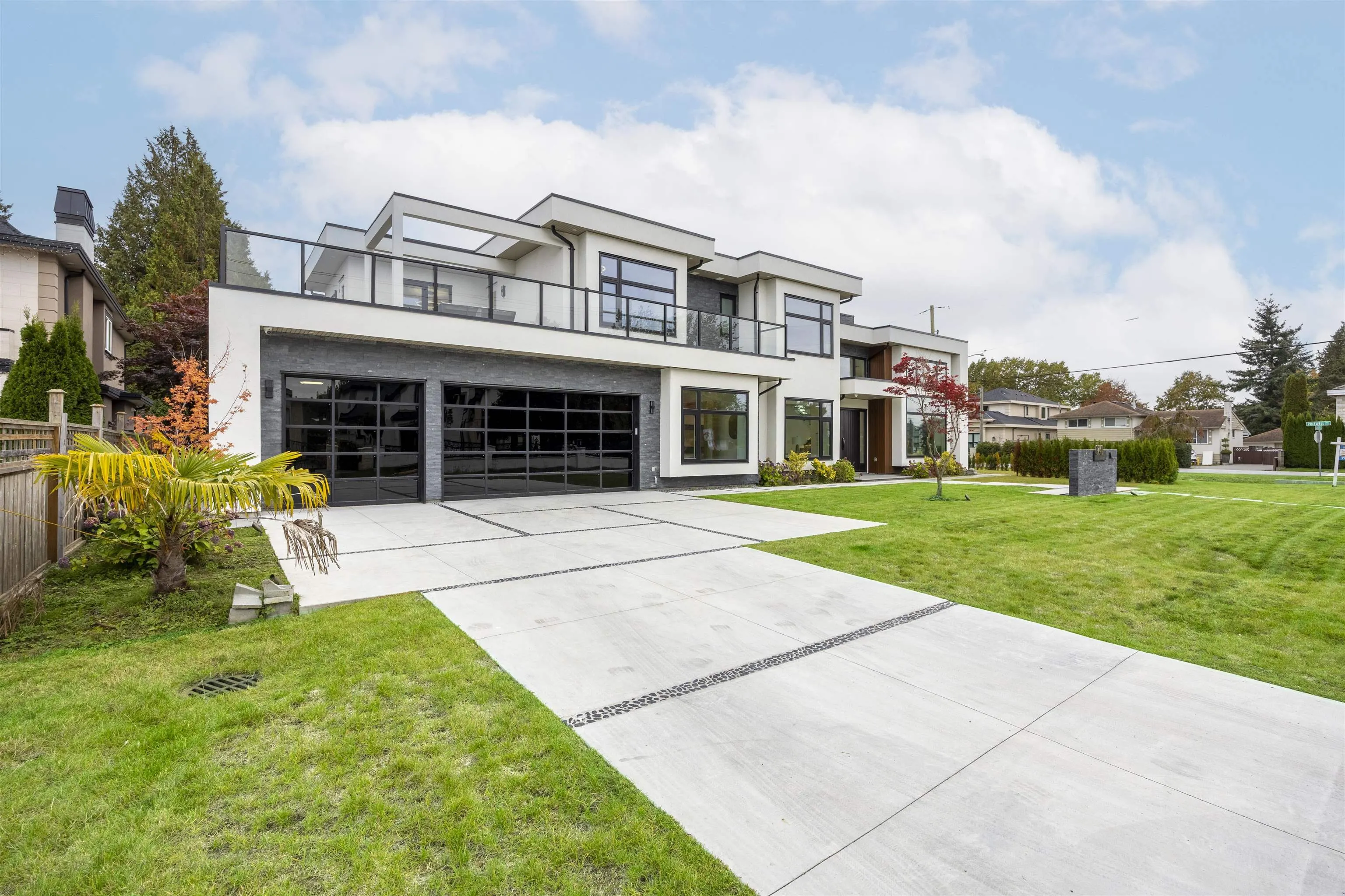 9240 Saunders Road