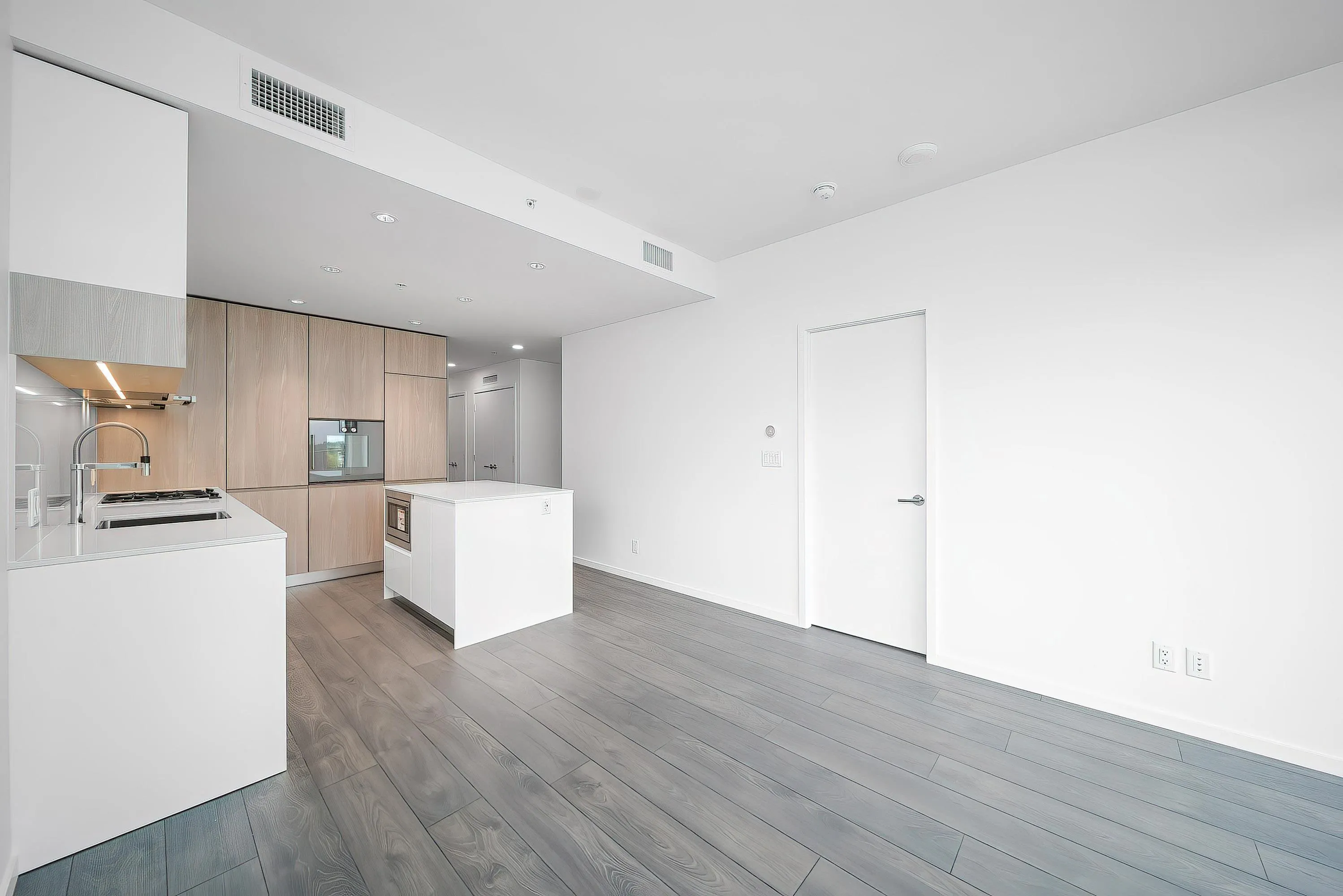 840 6500 Minoru Boulevard
