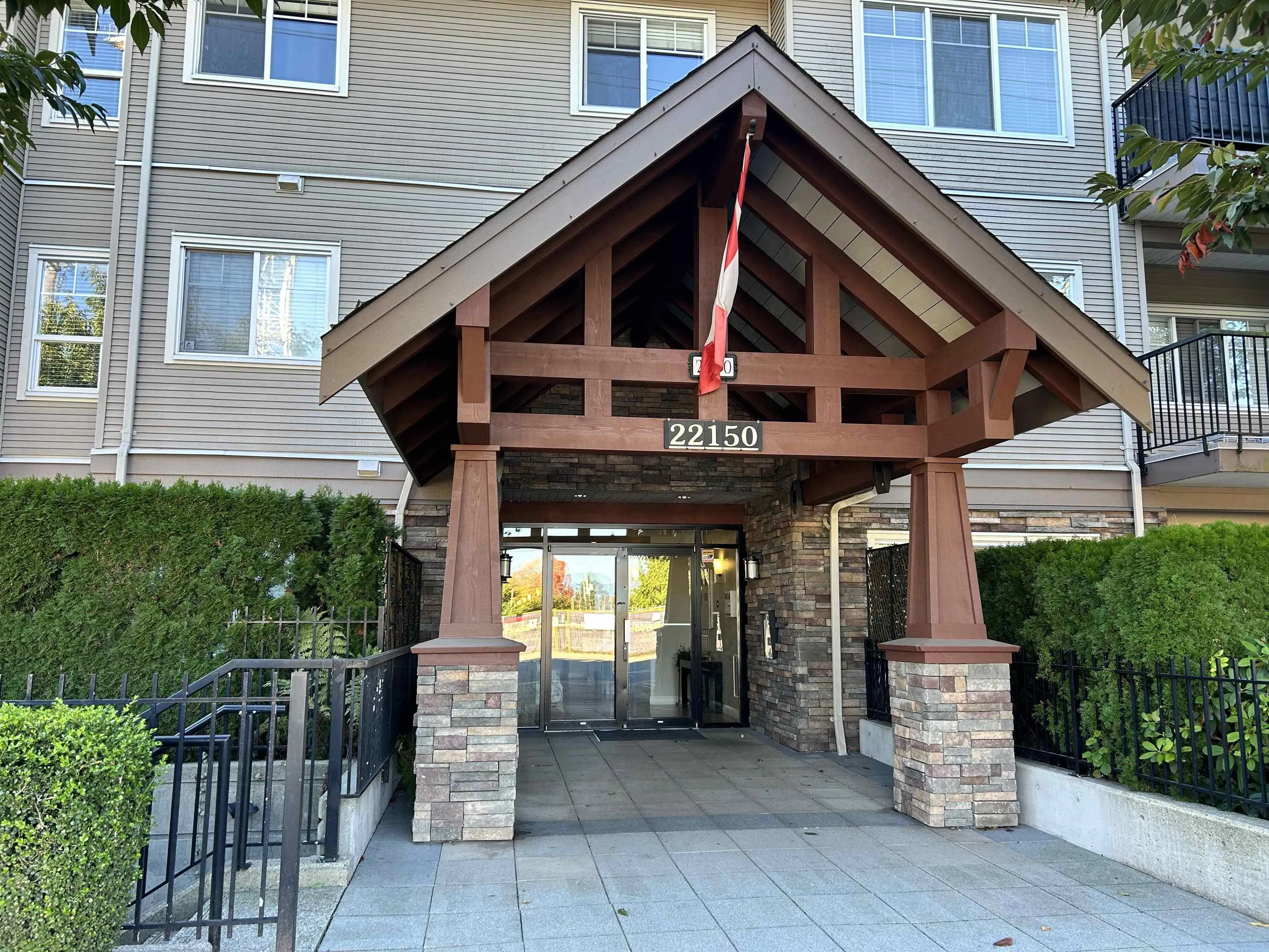 215 22150 Dewdney Trunk Road