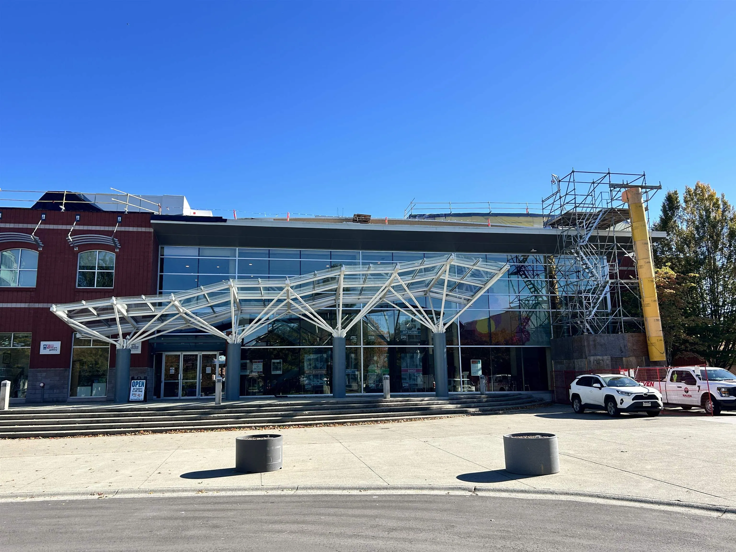 215 22150 Dewdney Trunk Road