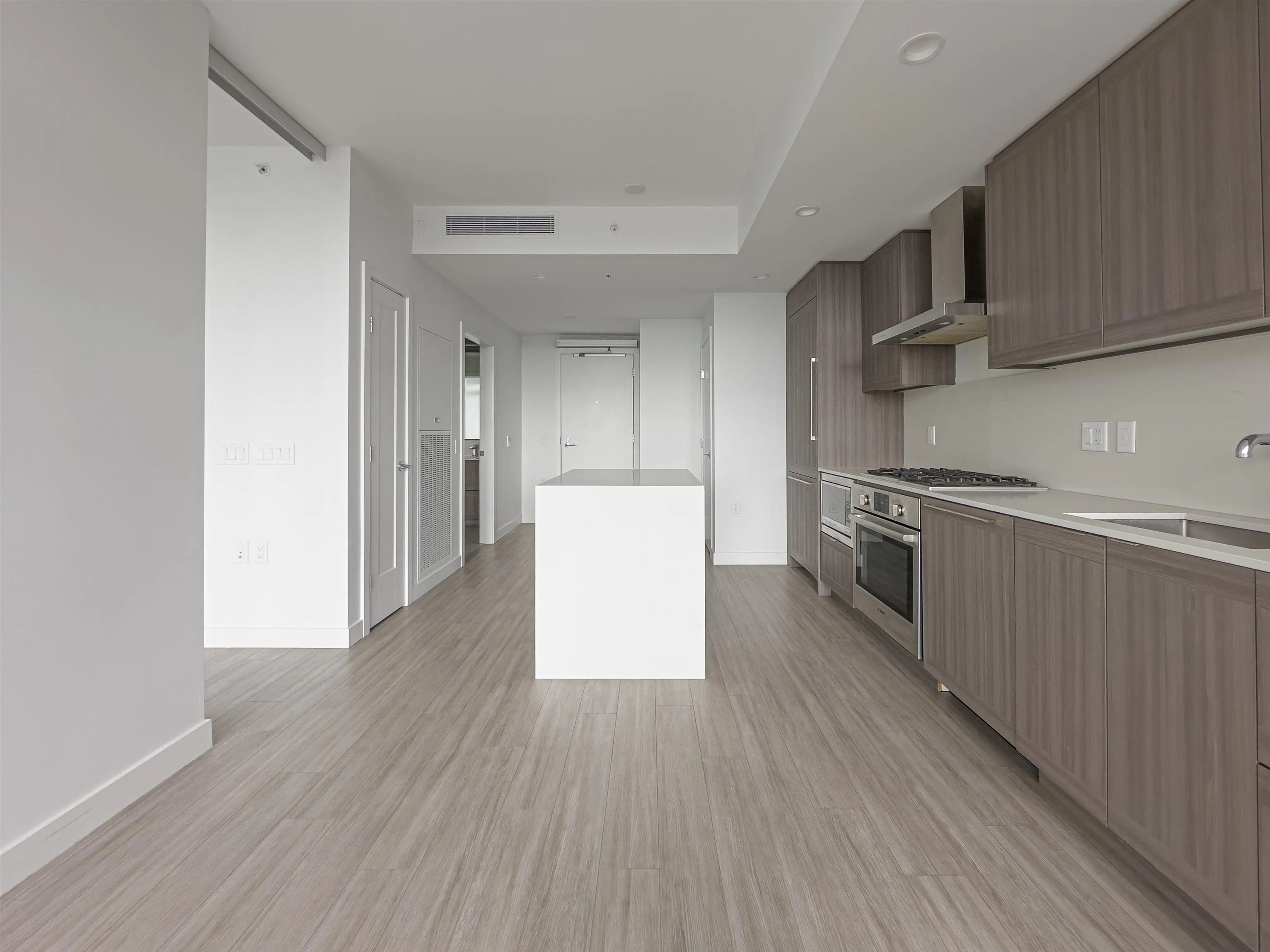 2403 2351 Beta Avenue
