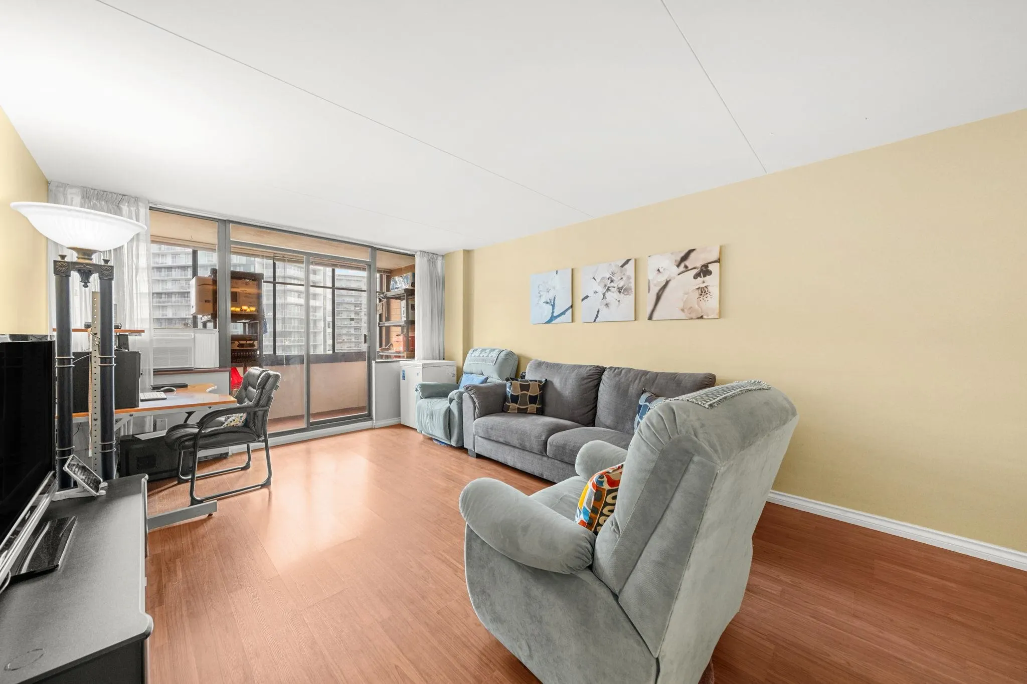 802 6651 Minoru Boulevard