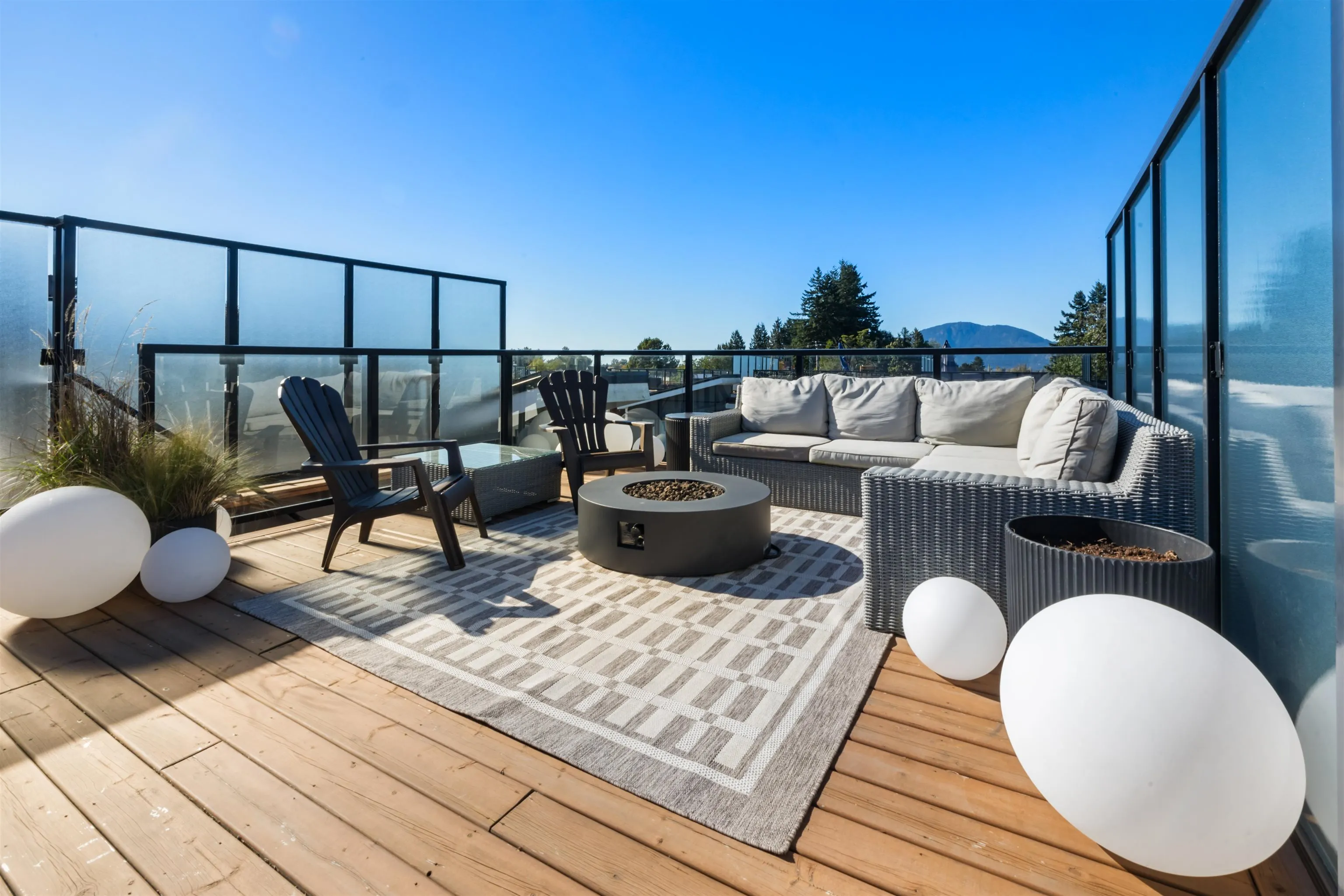 8 7140 Maitland Avenue