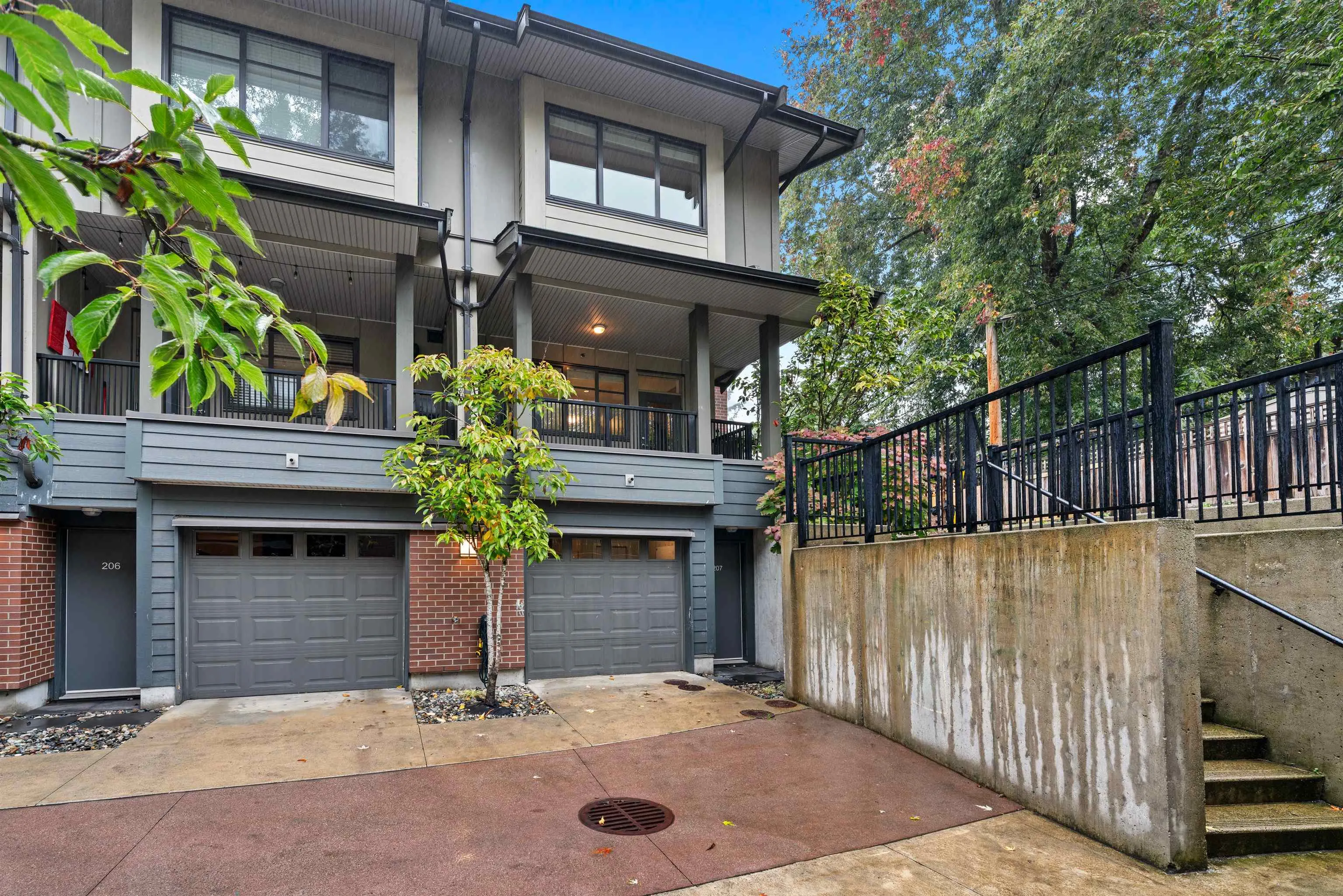 207 2135 Heritage Park Lane