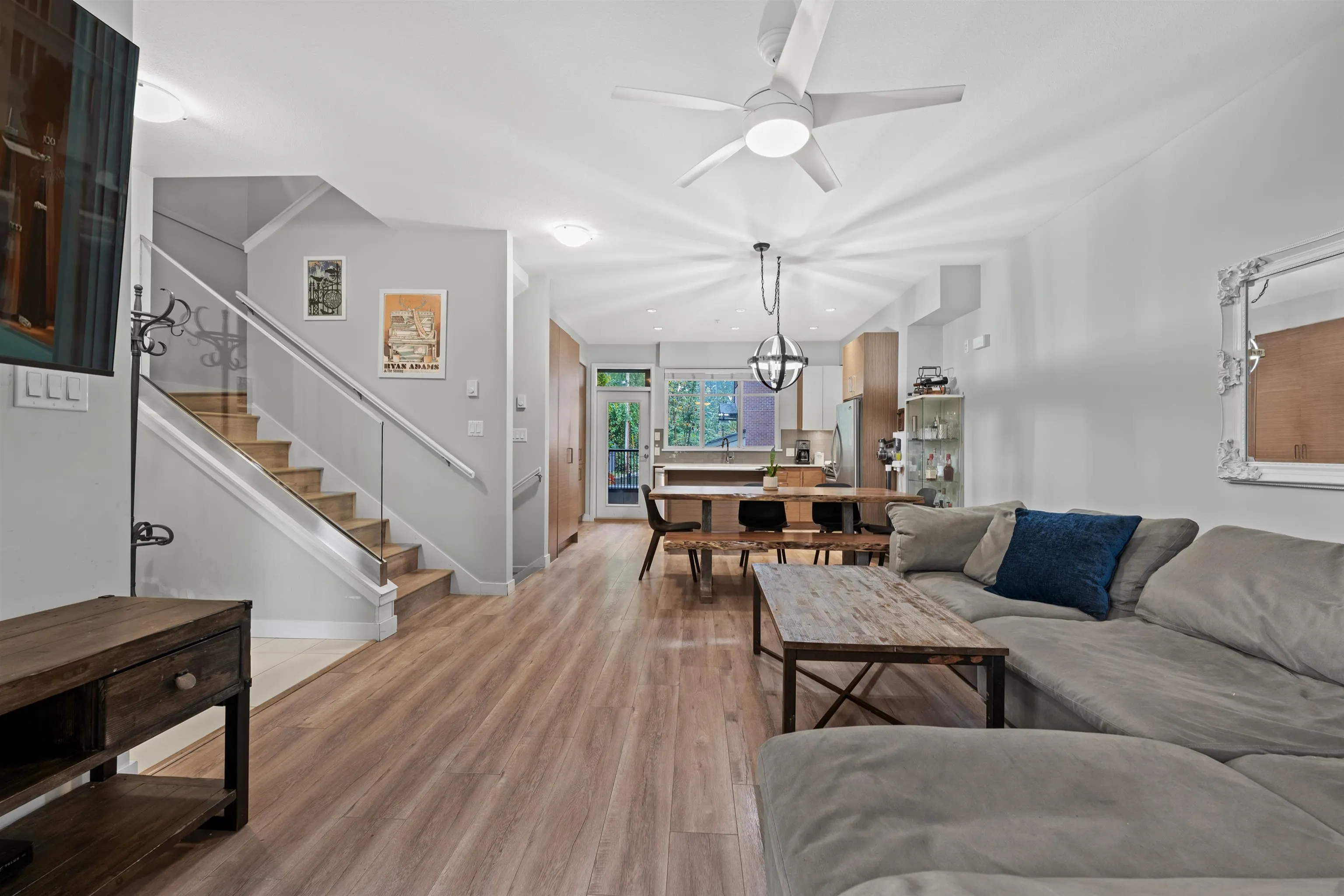 207 2135 Heritage Park Lane