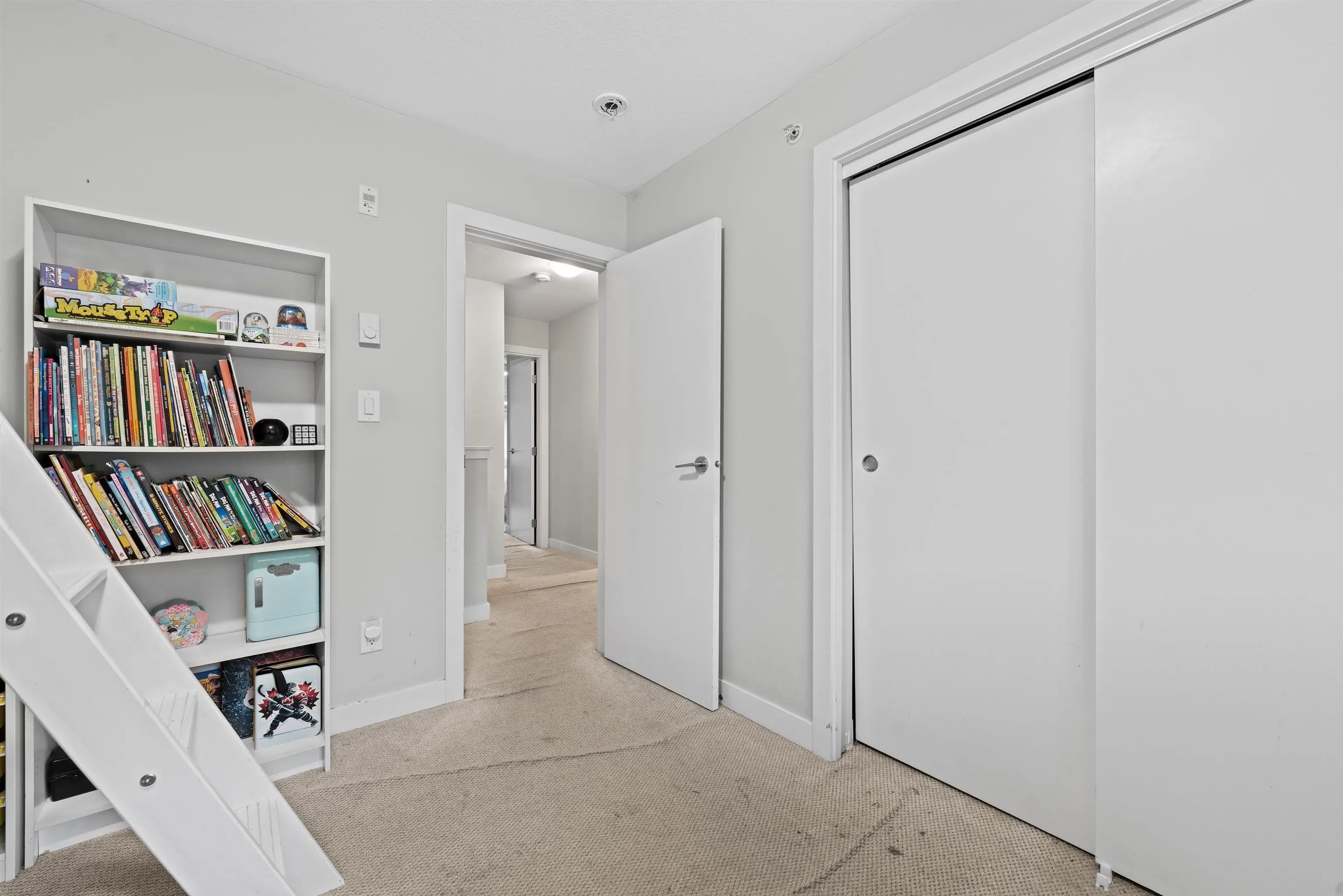207 2135 Heritage Park Lane