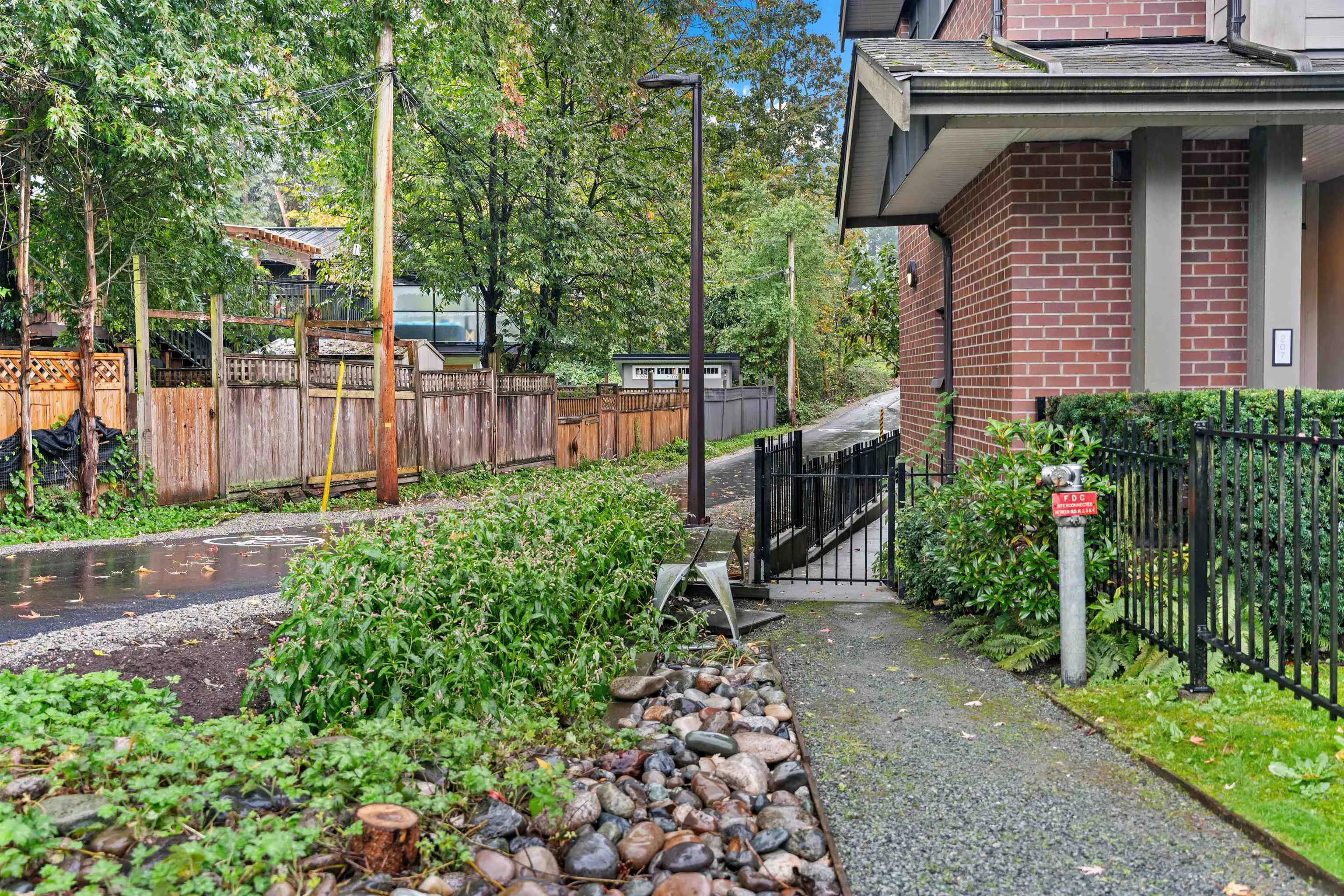 207 2135 Heritage Park Lane