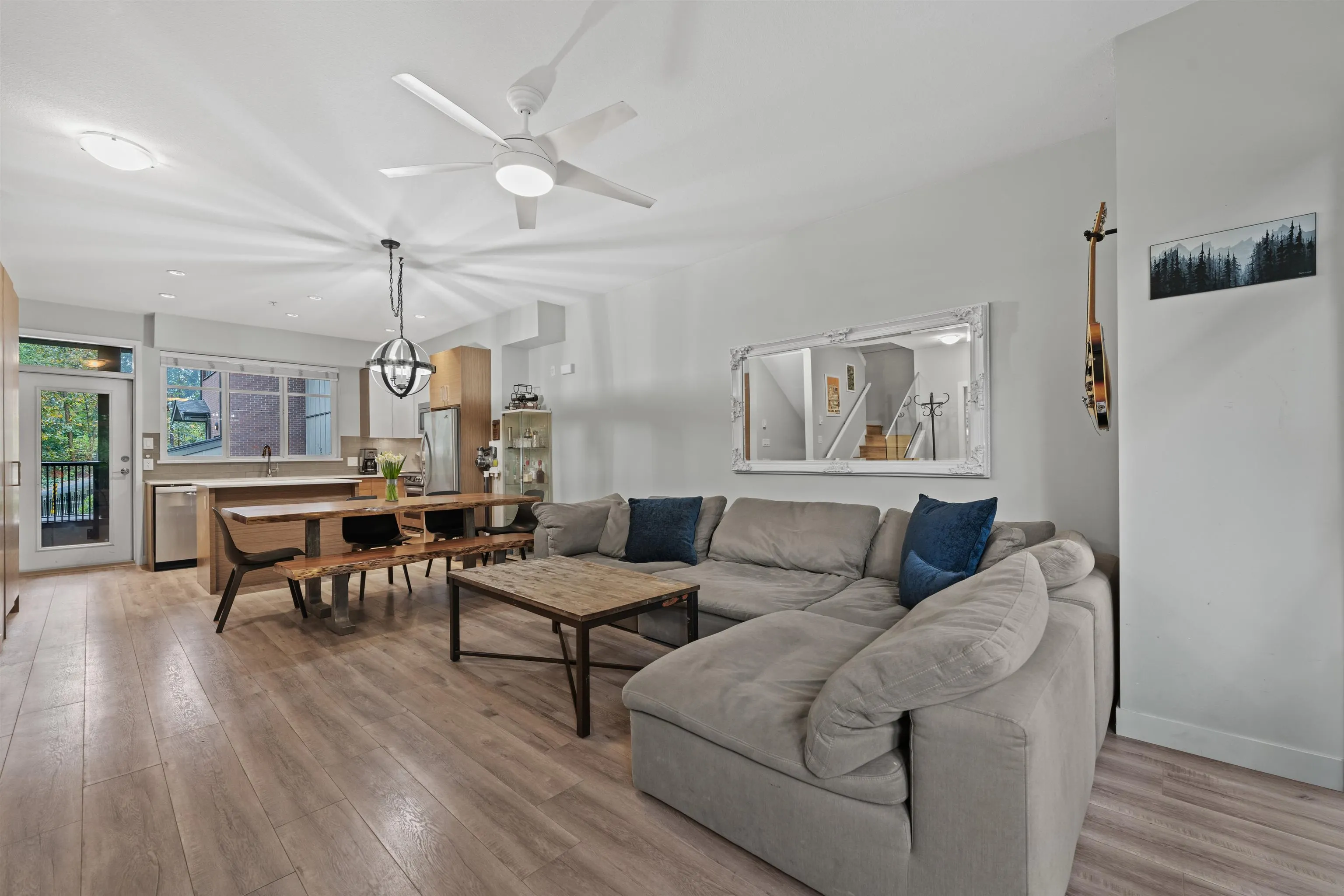 207 2135 Heritage Park Lane