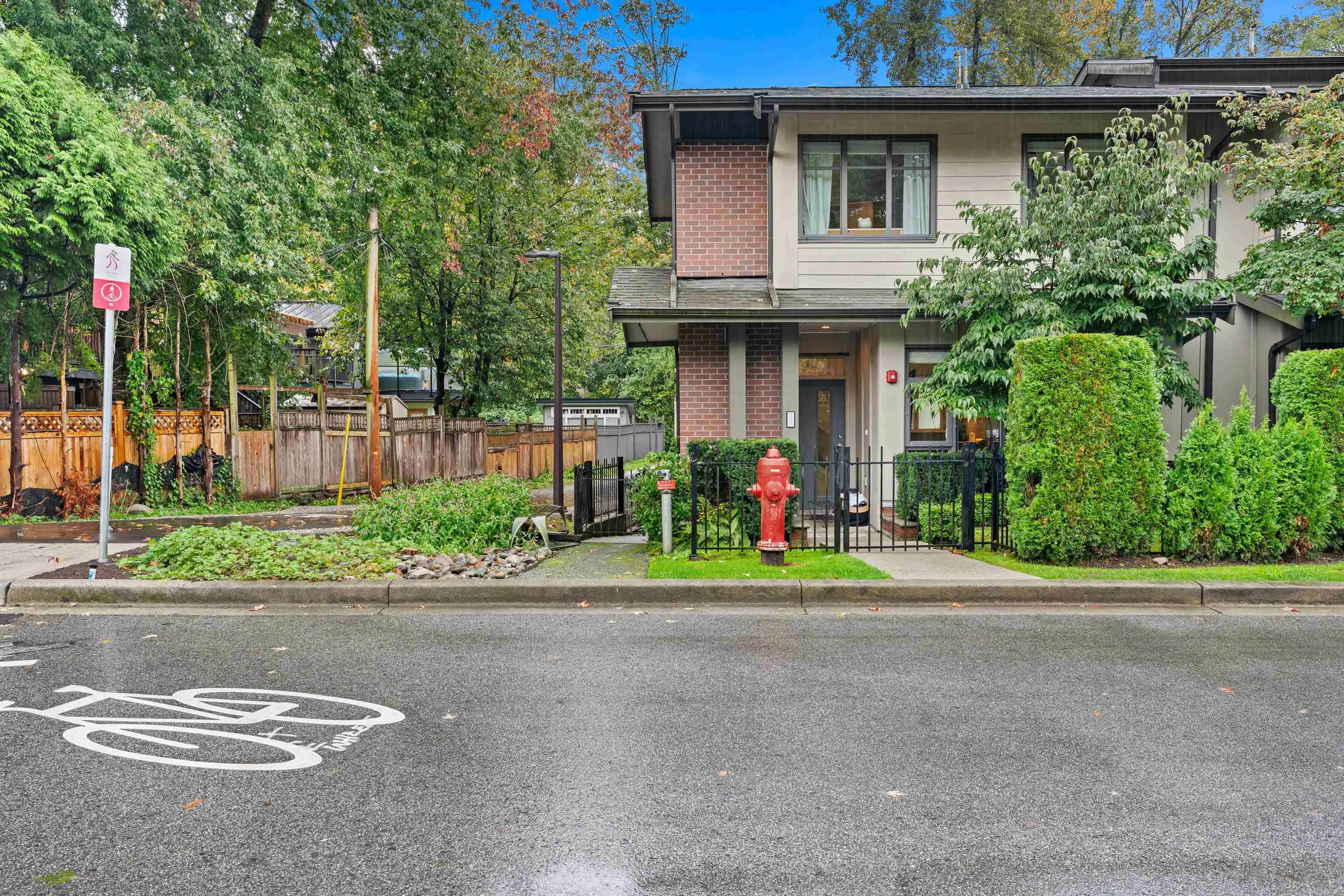 207 2135 Heritage Park Lane