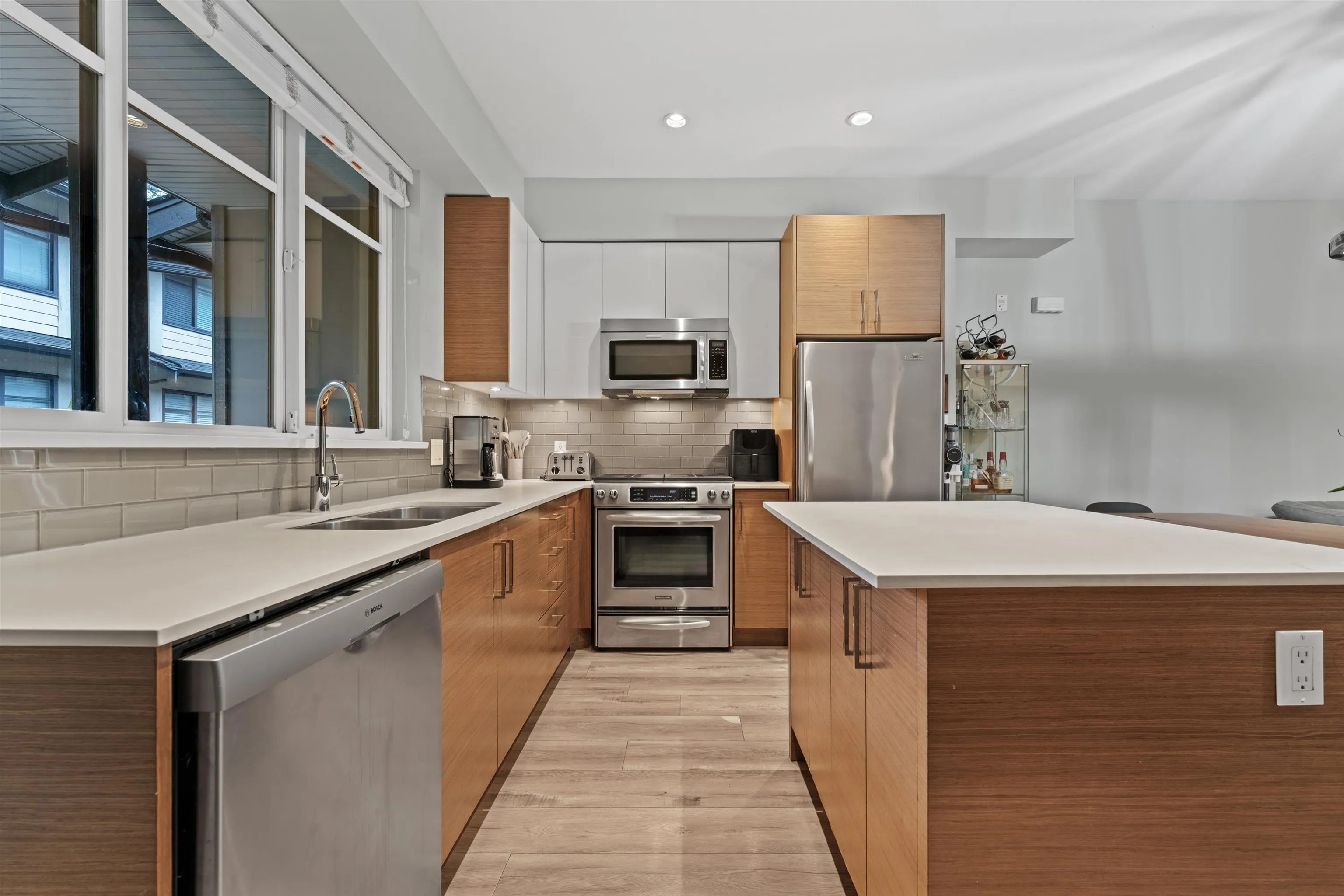 207 2135 Heritage Park Lane