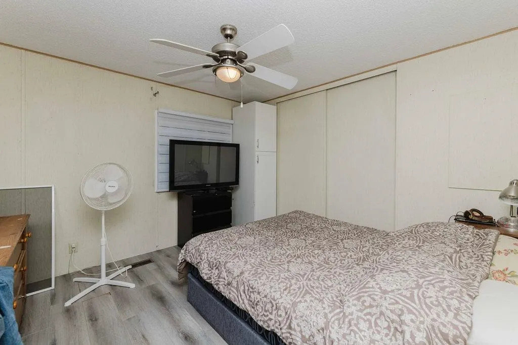 69 1413 Sunshine Coast Highway