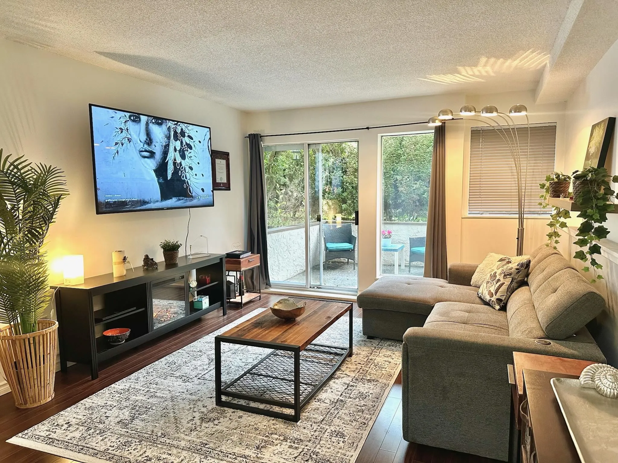 1 1860 Southmere East Crescent