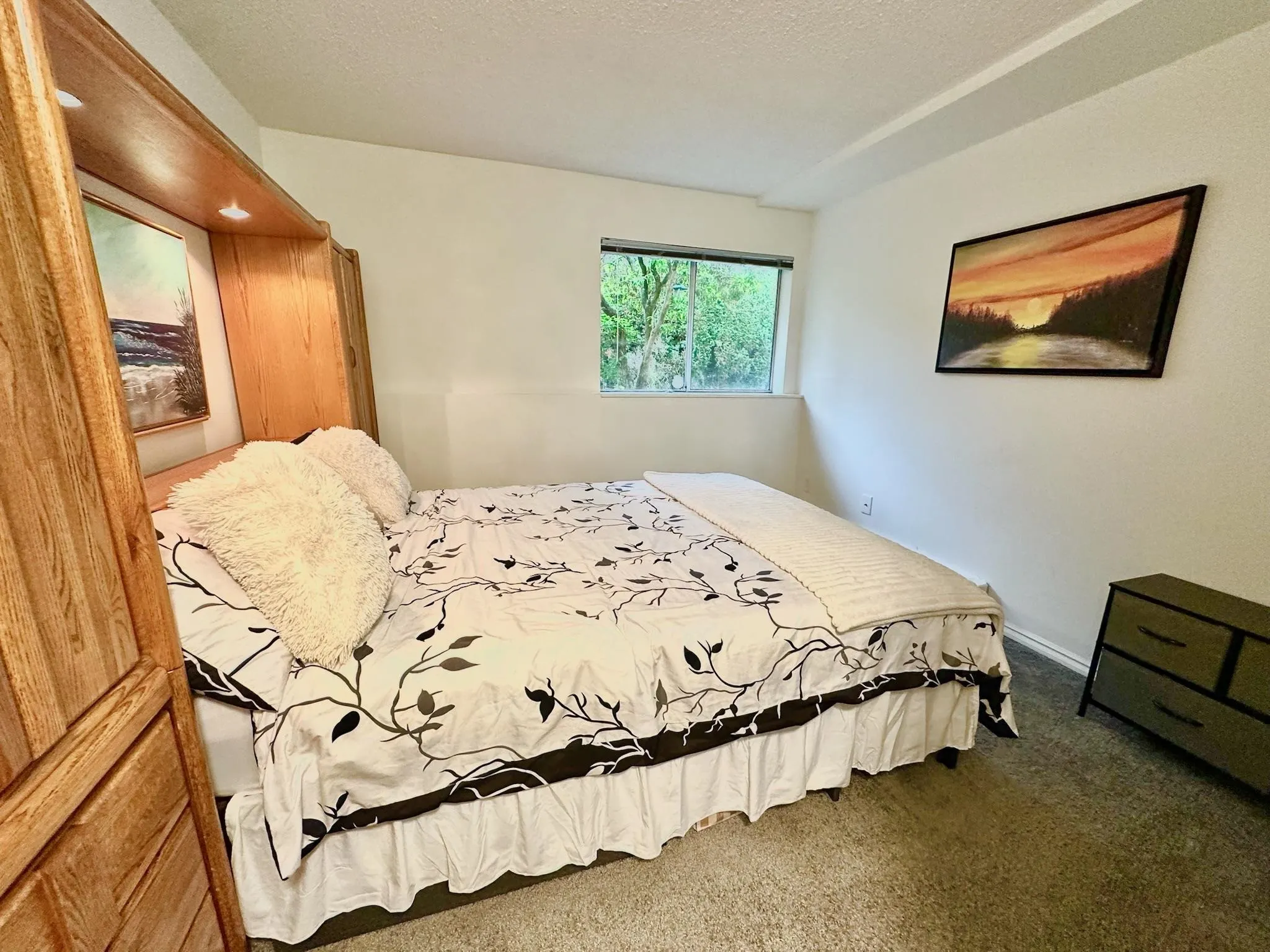 1 1860 Southmere East Crescent