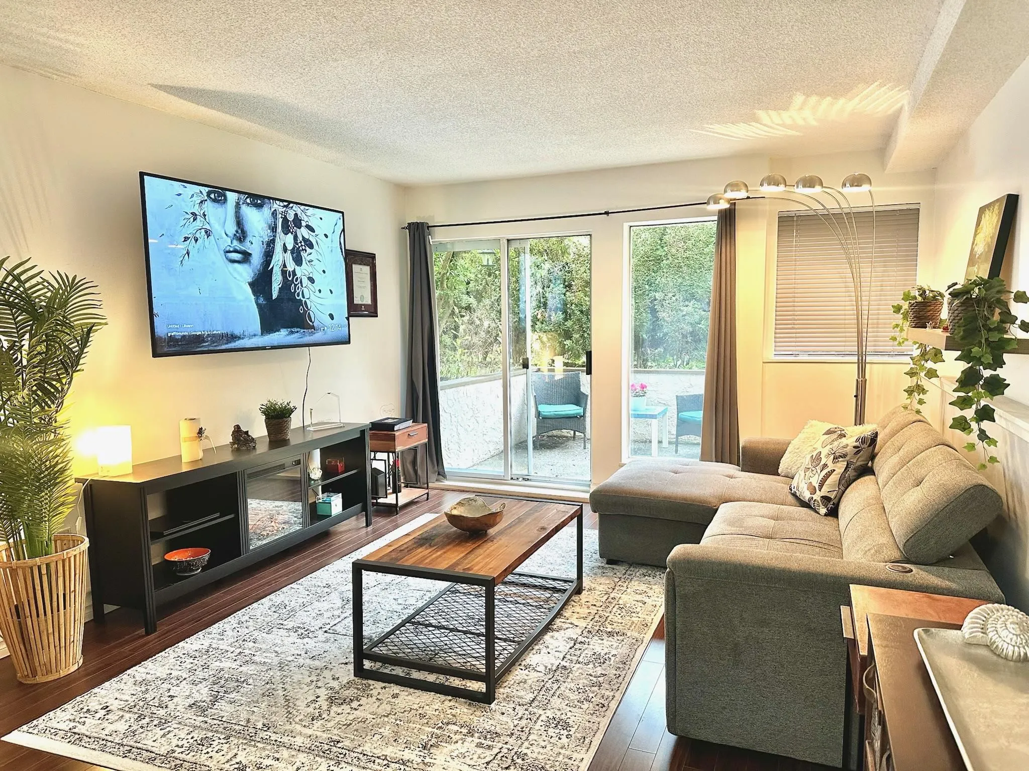 1 1860 Southmere East Crescent