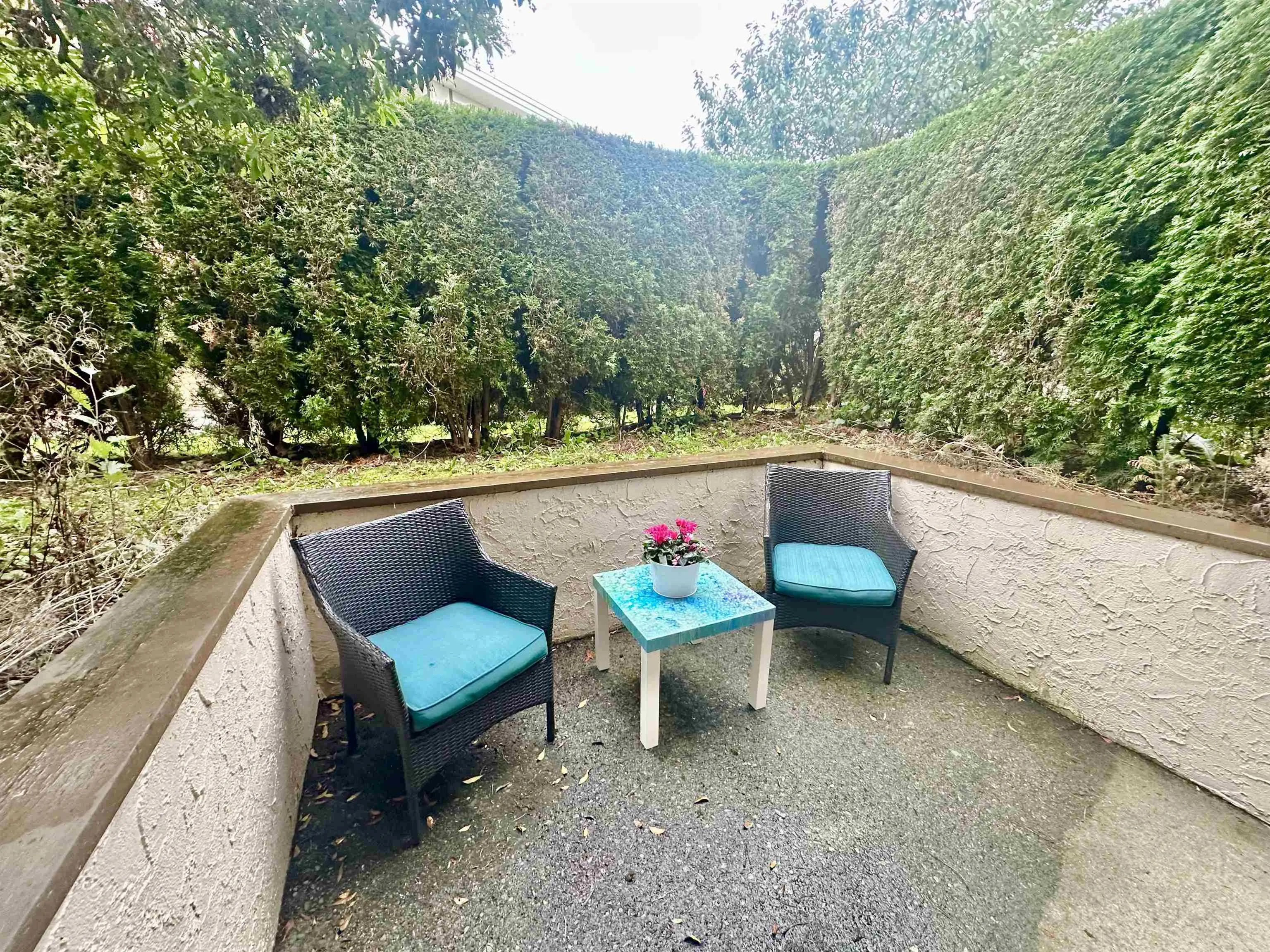 1 1860 Southmere East Crescent