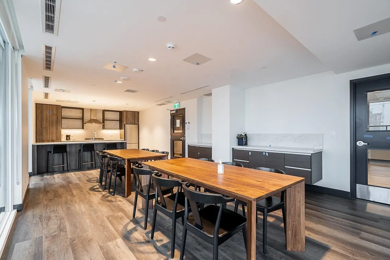 3506 10750 135a Street