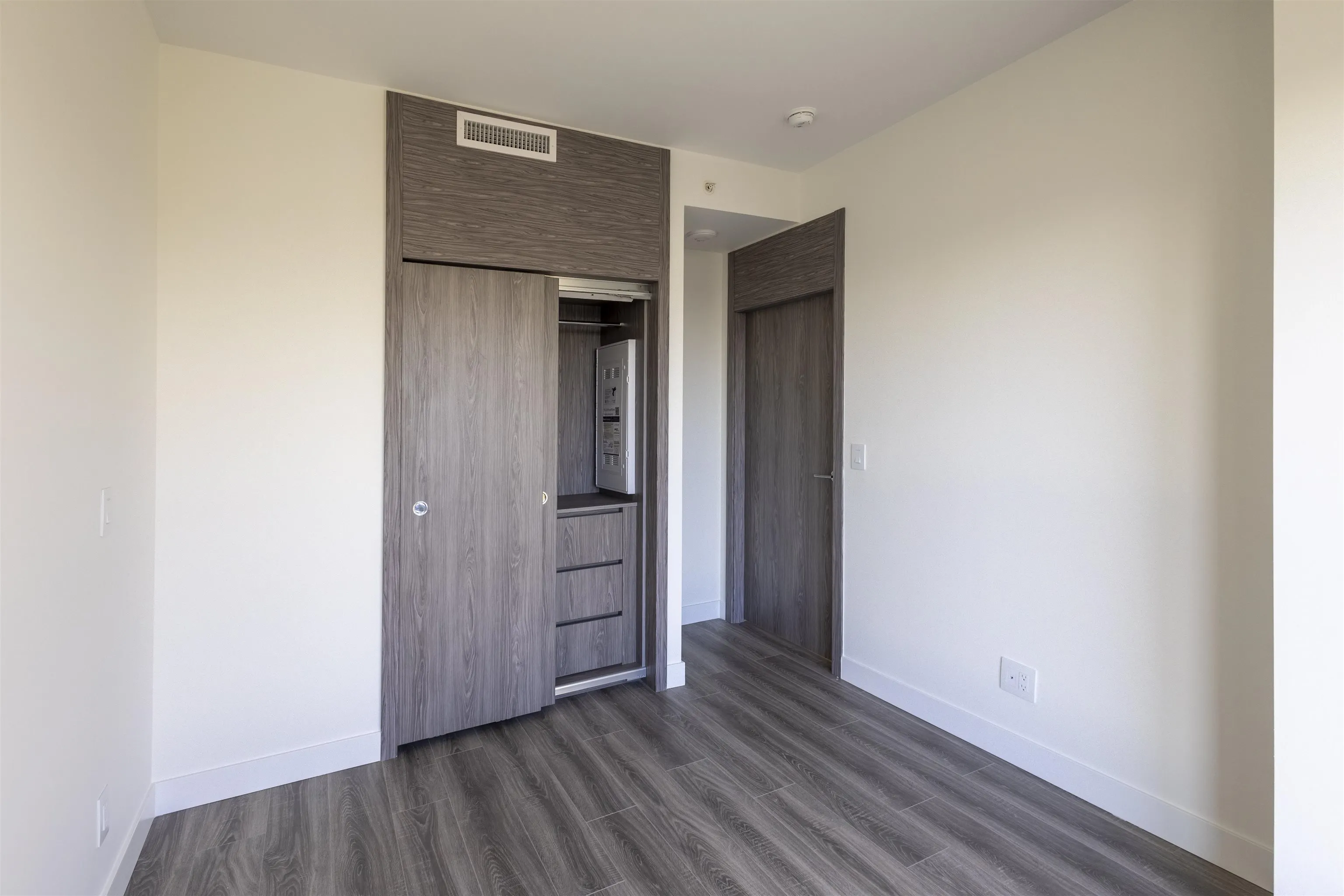 3506 10750 135a Street