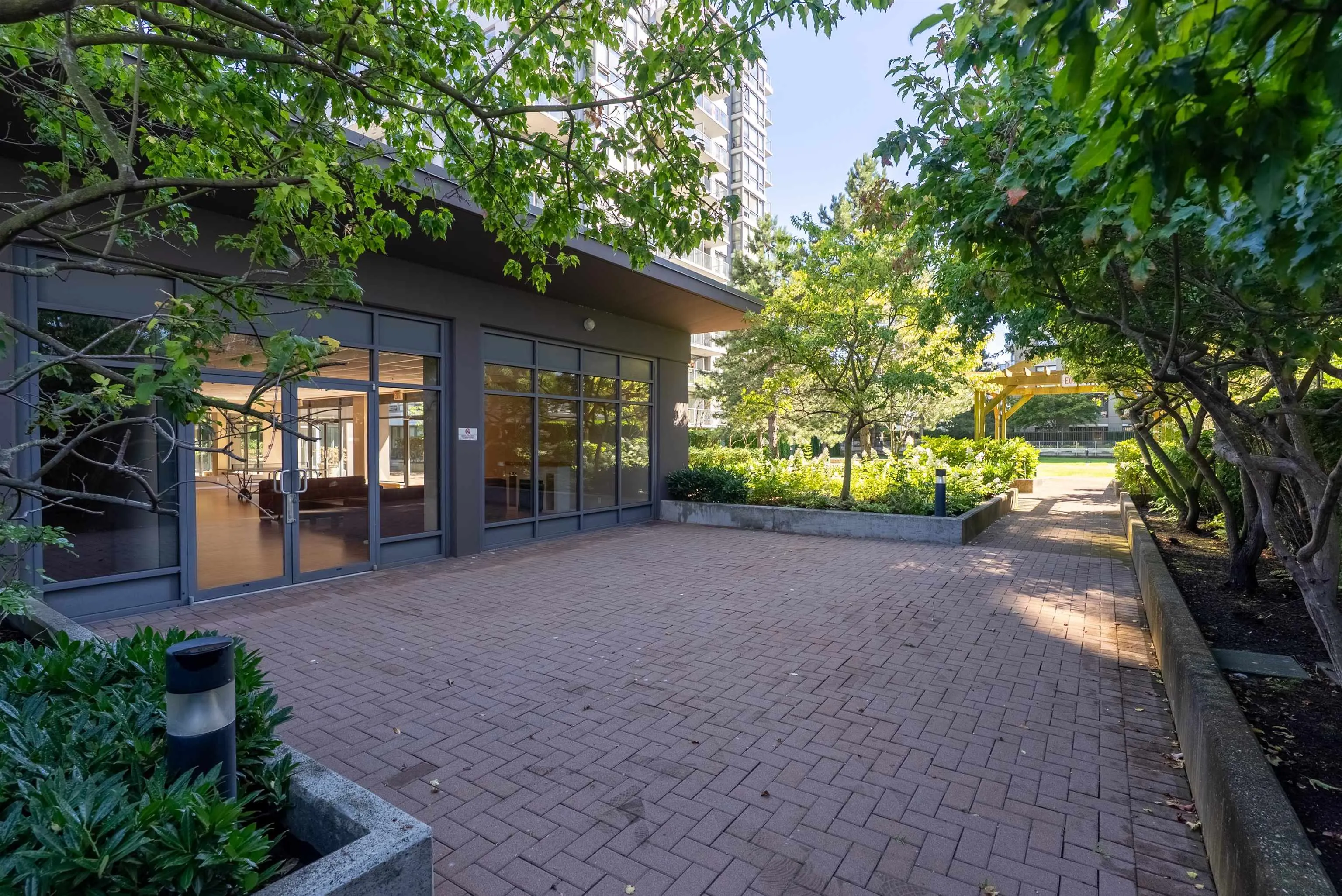 512 8100 Saba Road