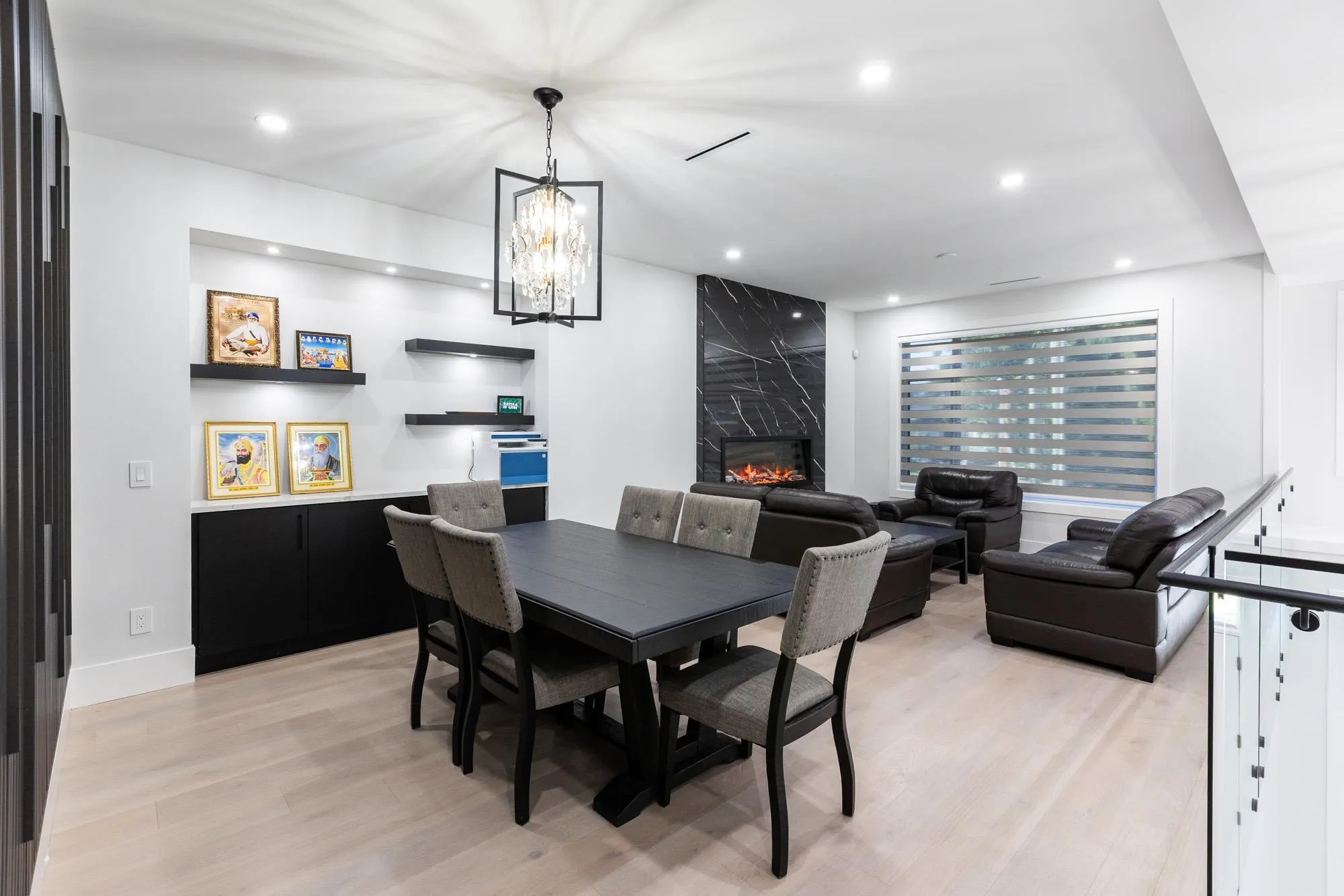 2170 Oakridge Crescent