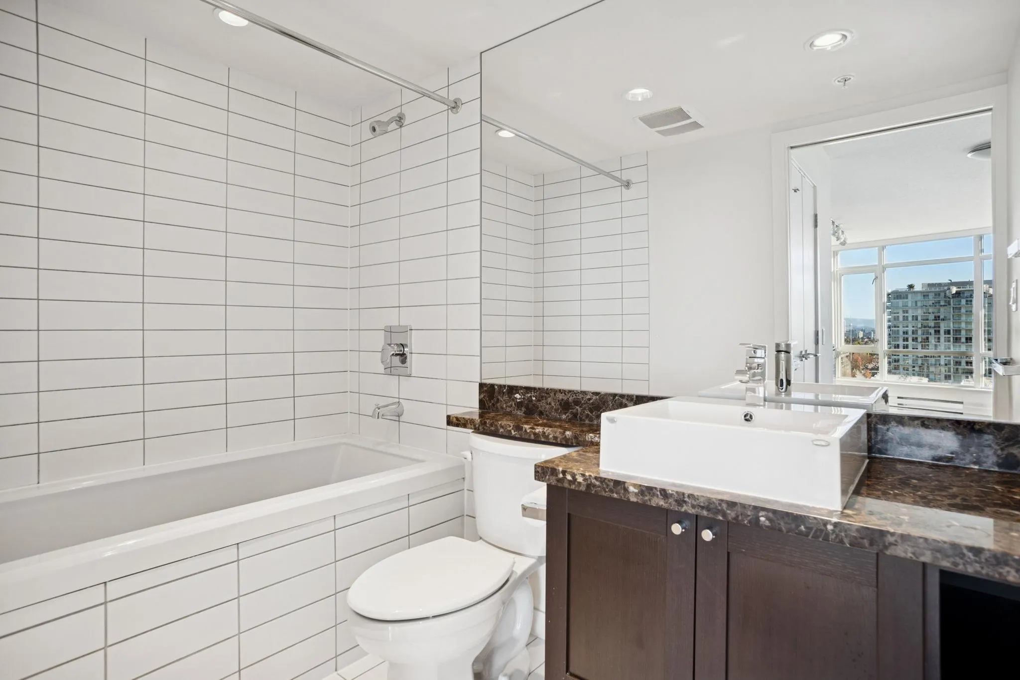 1010 4815 Eldorado Mews