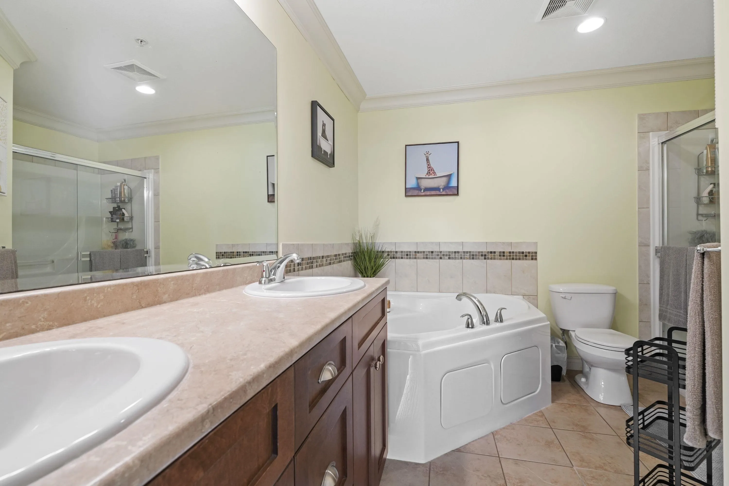 222 32729 Garibaldi Drive