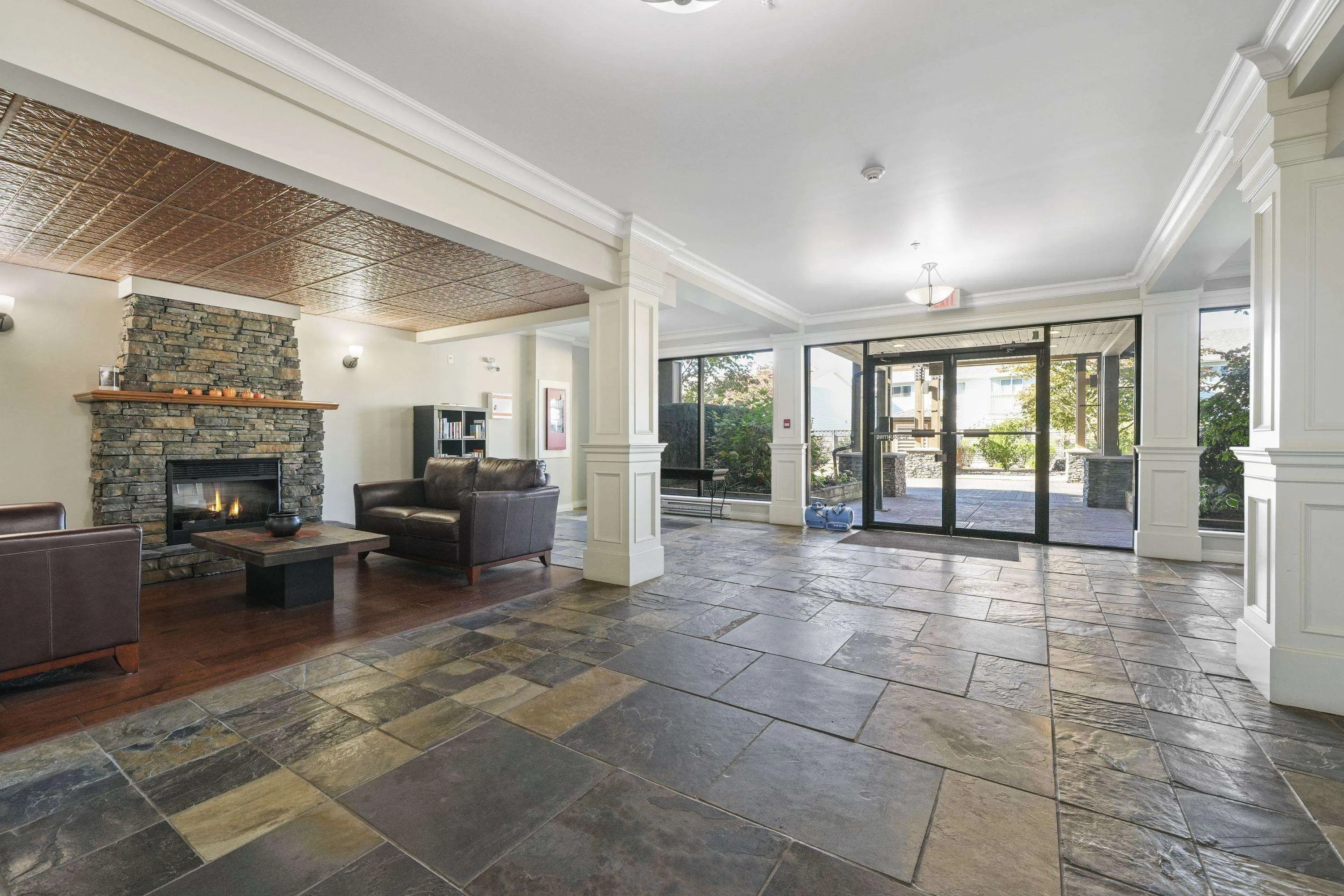 222 32729 Garibaldi Drive