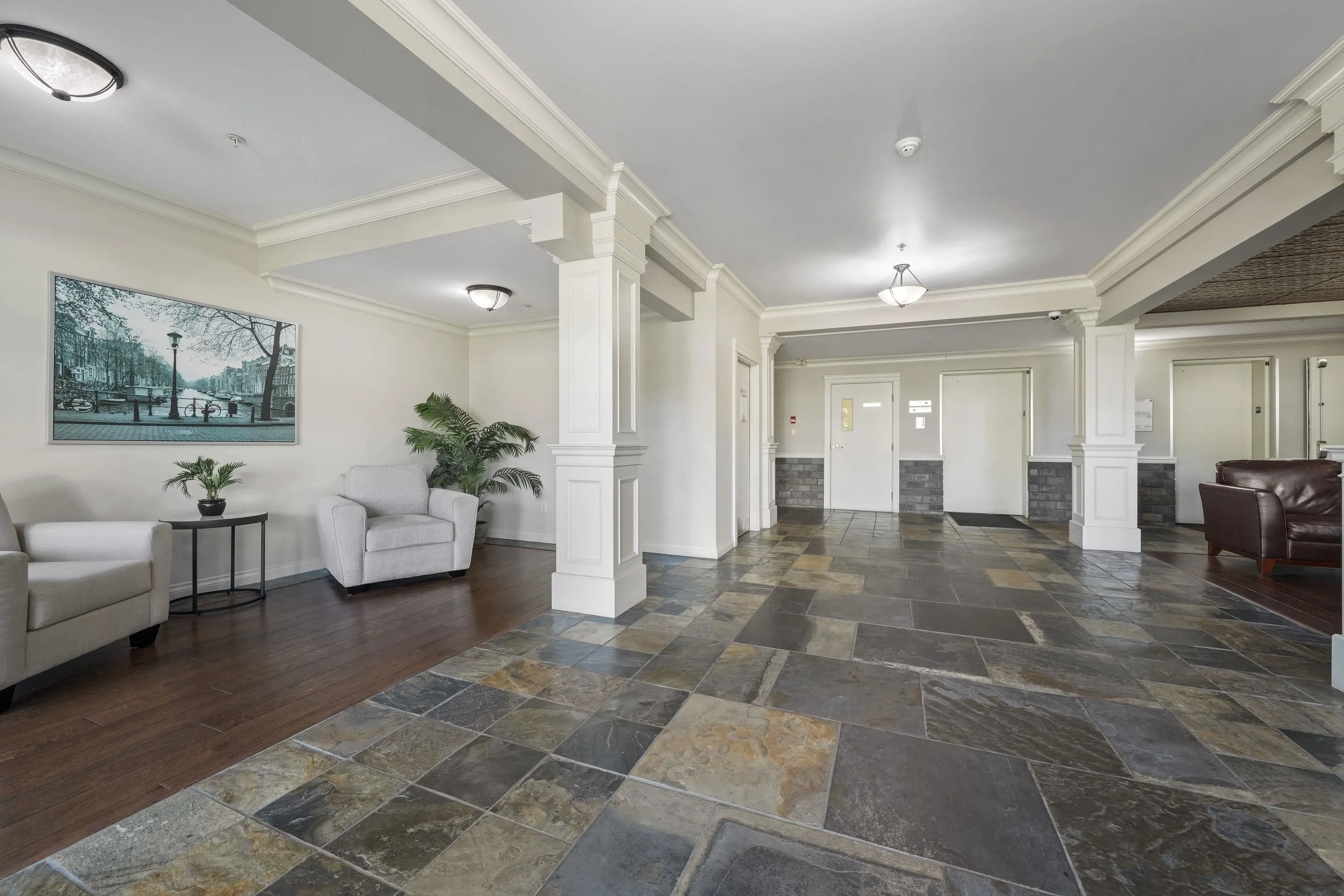 222 32729 Garibaldi Drive