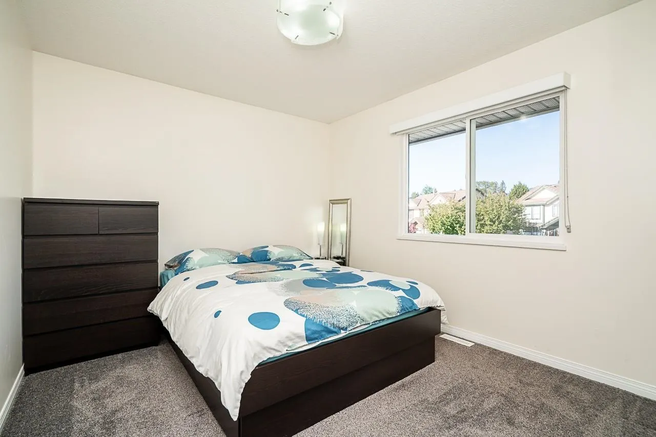 52 1370 Riverwood Gate